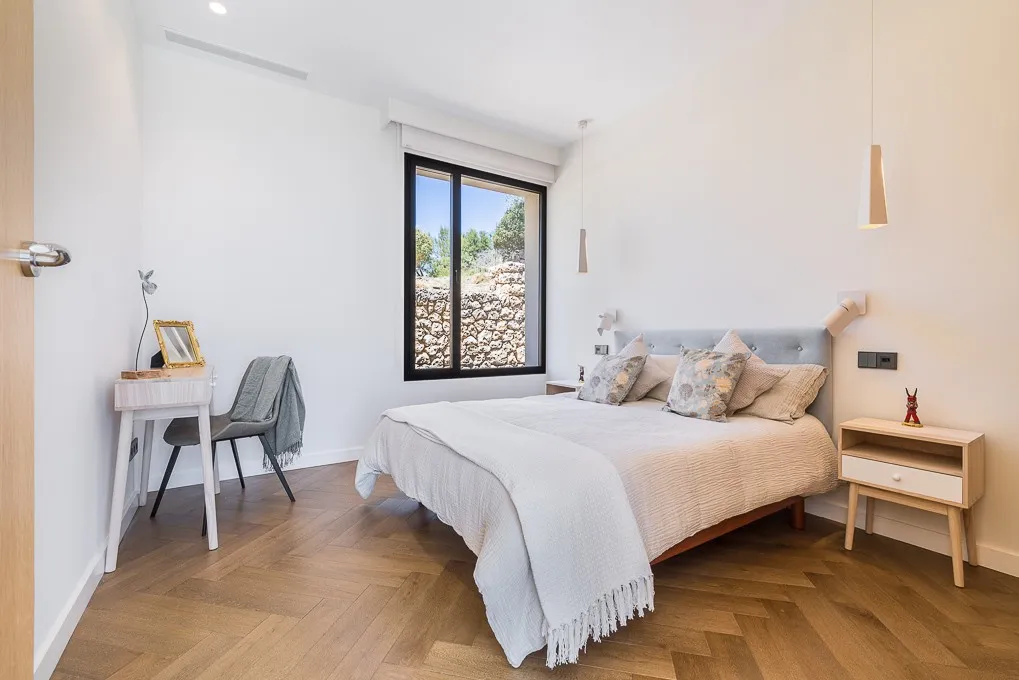 Lyxig modern finca med utsikt-12