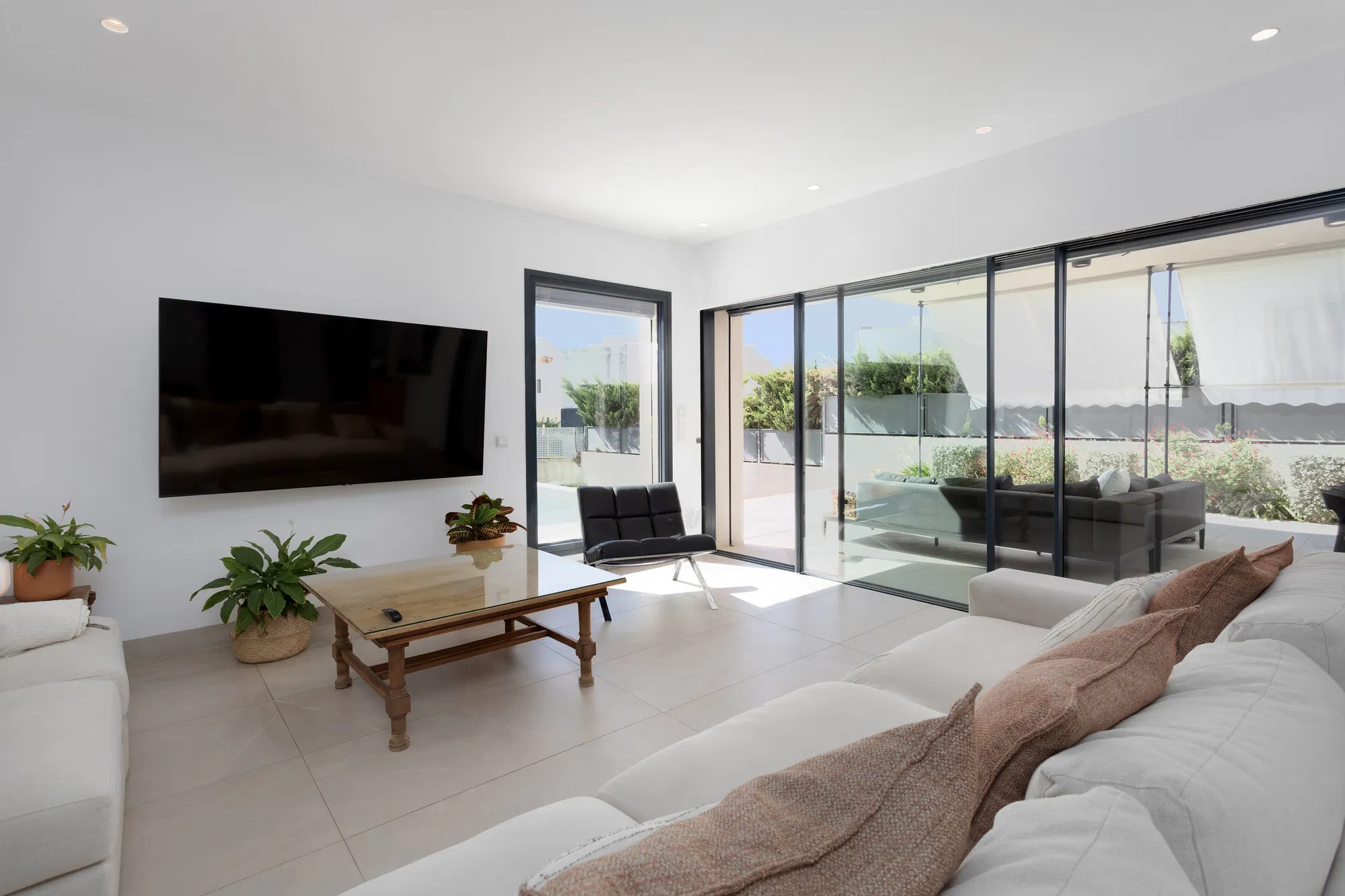 Impressionant vila familiar en una ubicació privilegiada-7