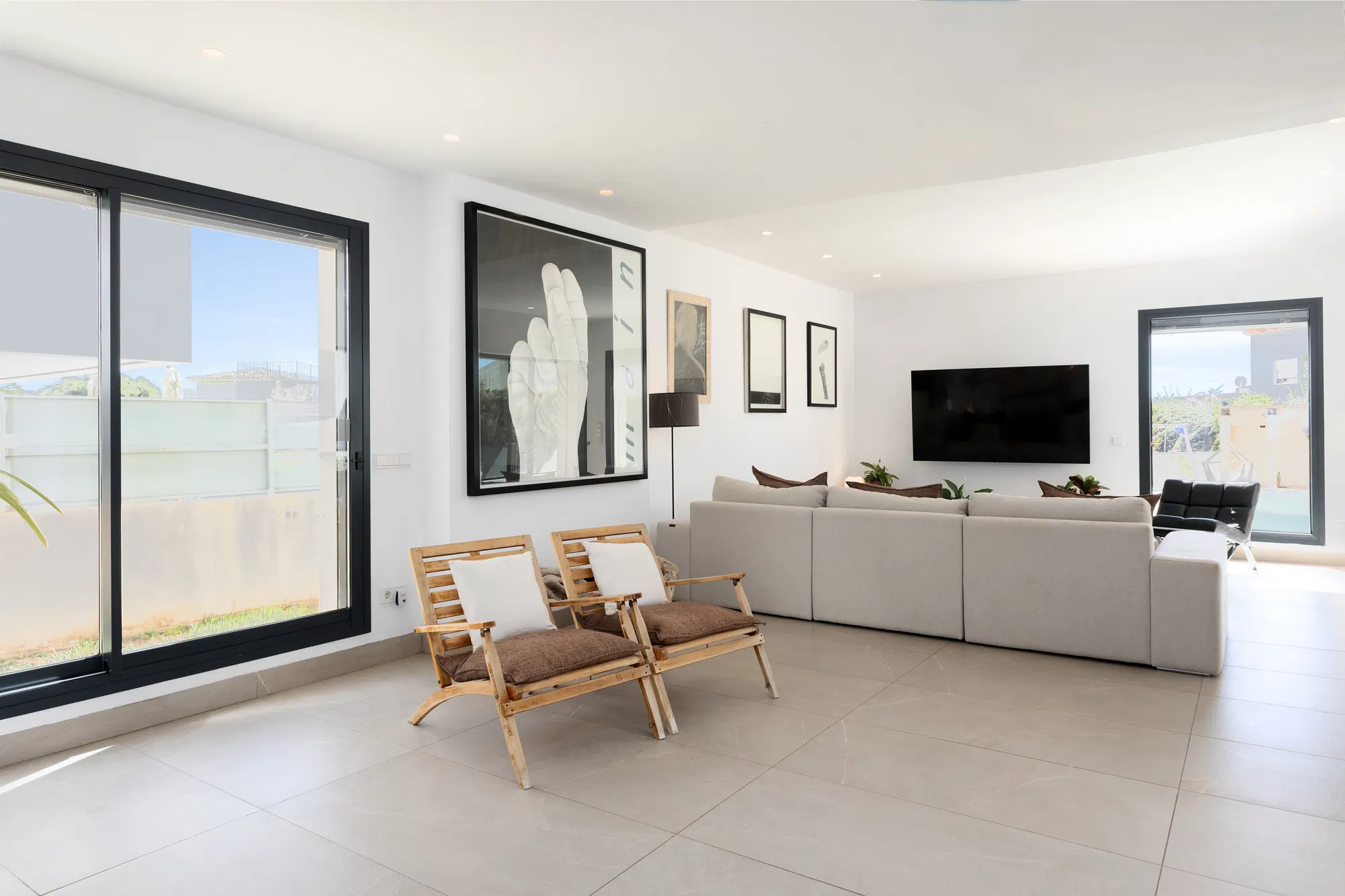 Impressionant vila familiar en una ubicació privilegiada-8