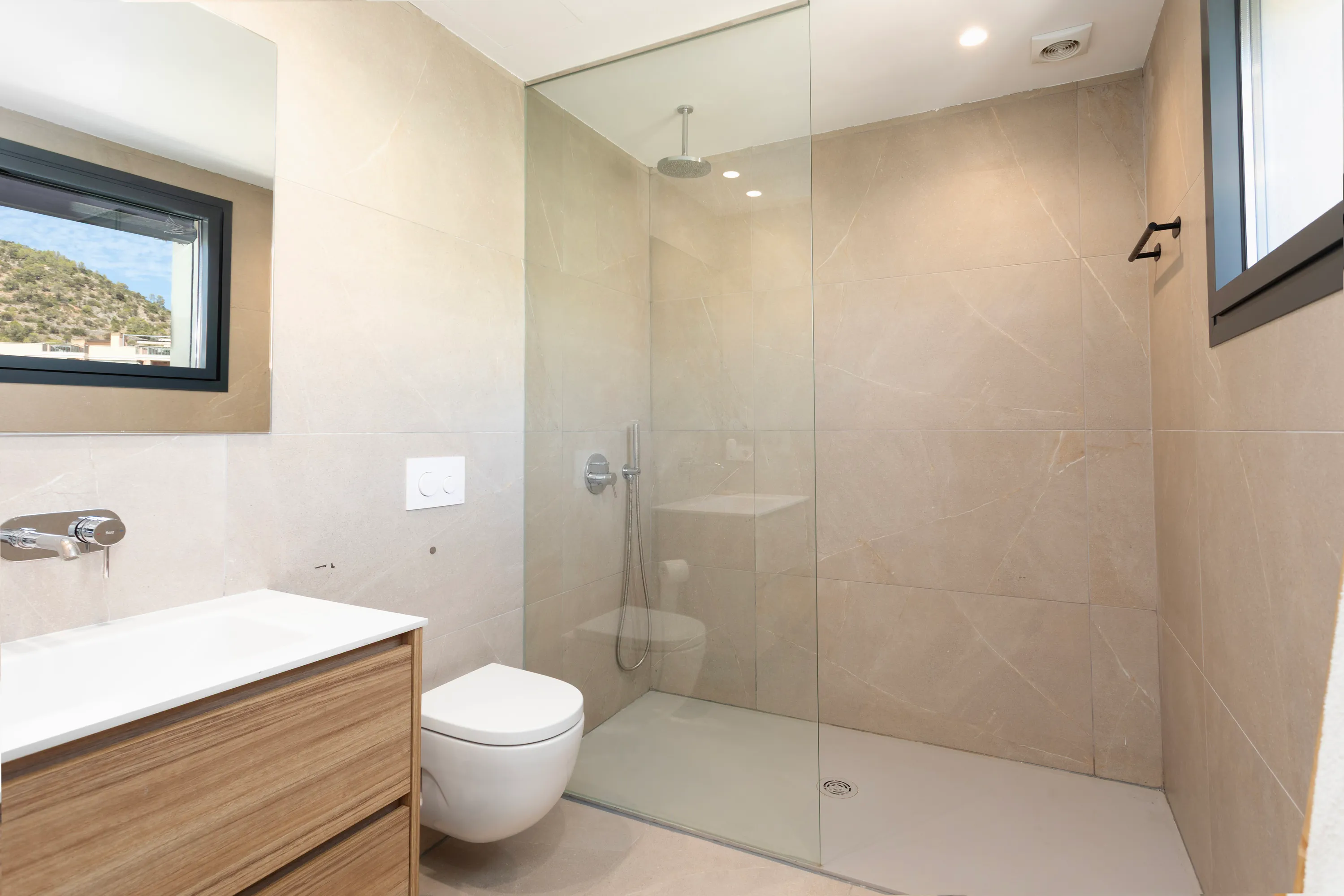 Impresionante villa familiar en una ubicación privilegiada-16