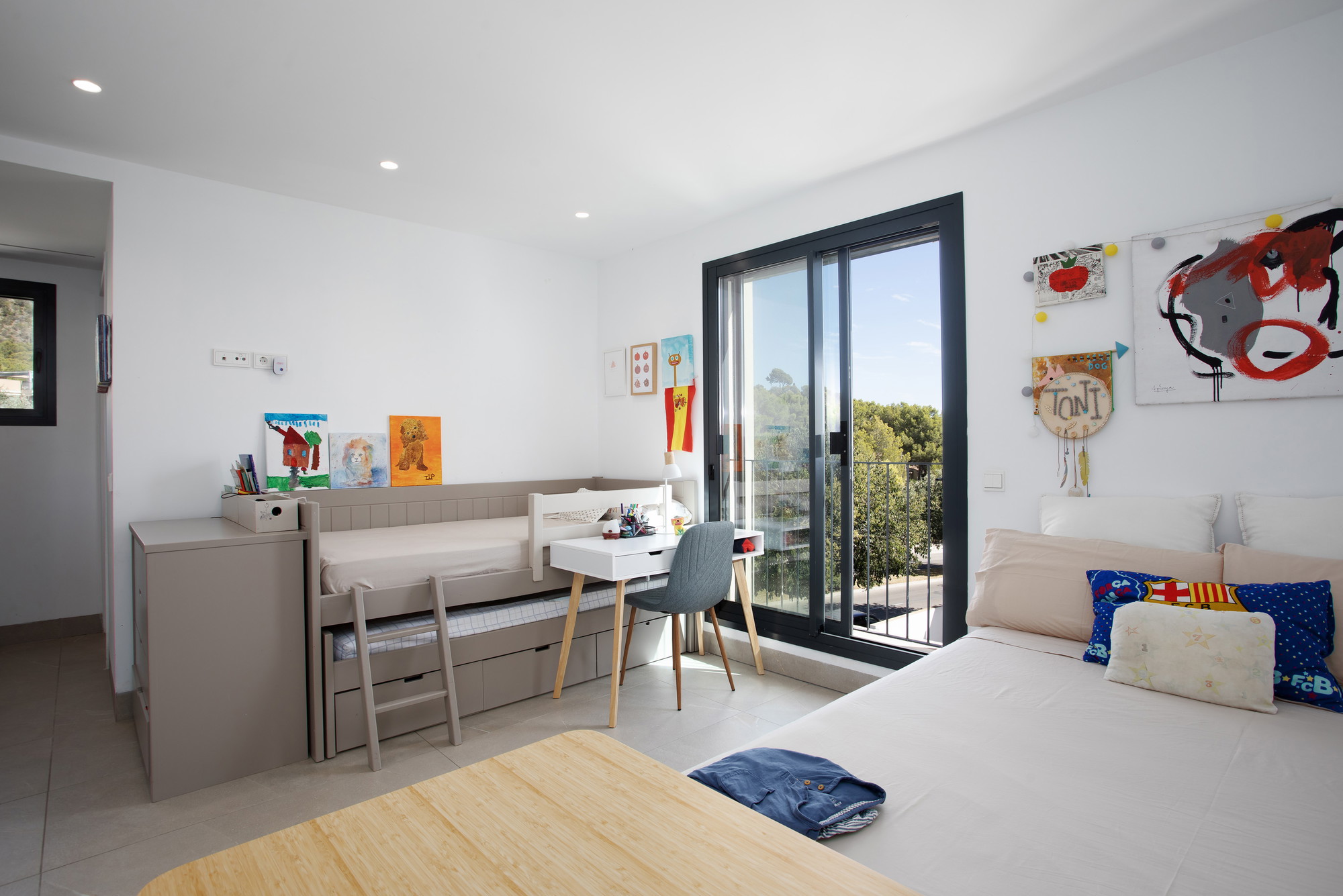 Impressionant vila familiar en una ubicació privilegiada-18