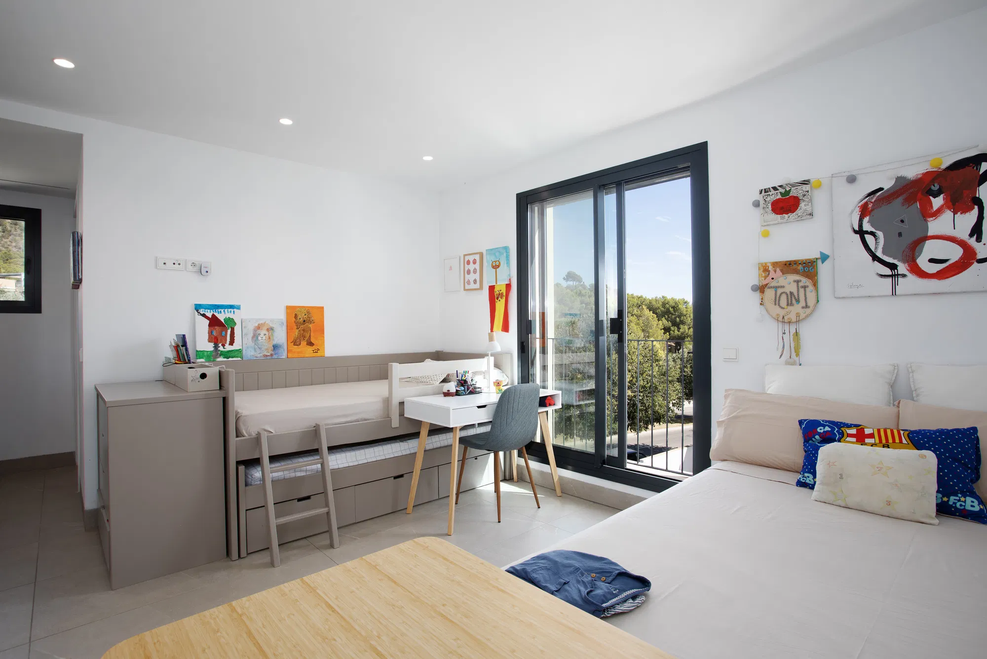 Impressionant vila familiar en una ubicació privilegiada-18