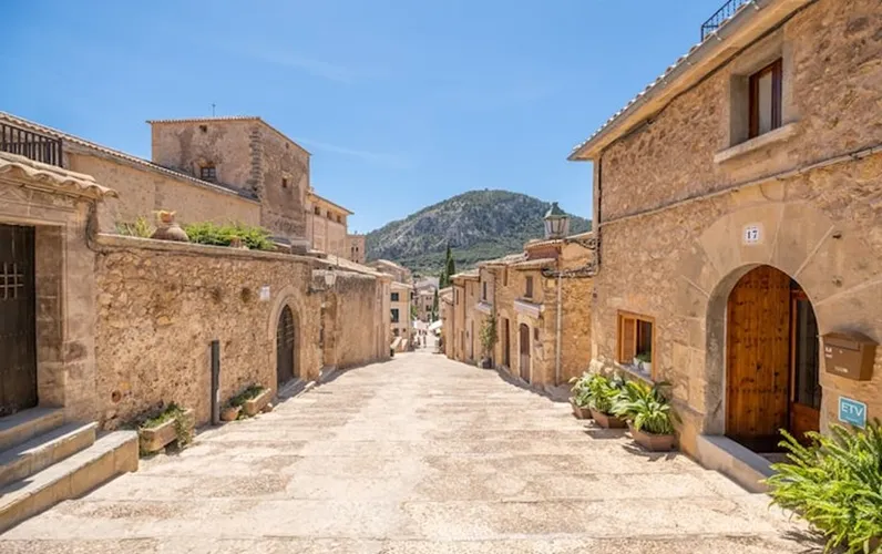 "CASA MARIA'. Verhuur op lange termijn. Pollensa