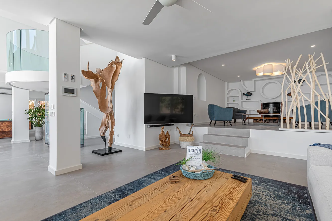 Spectacularly located seafront villa-12