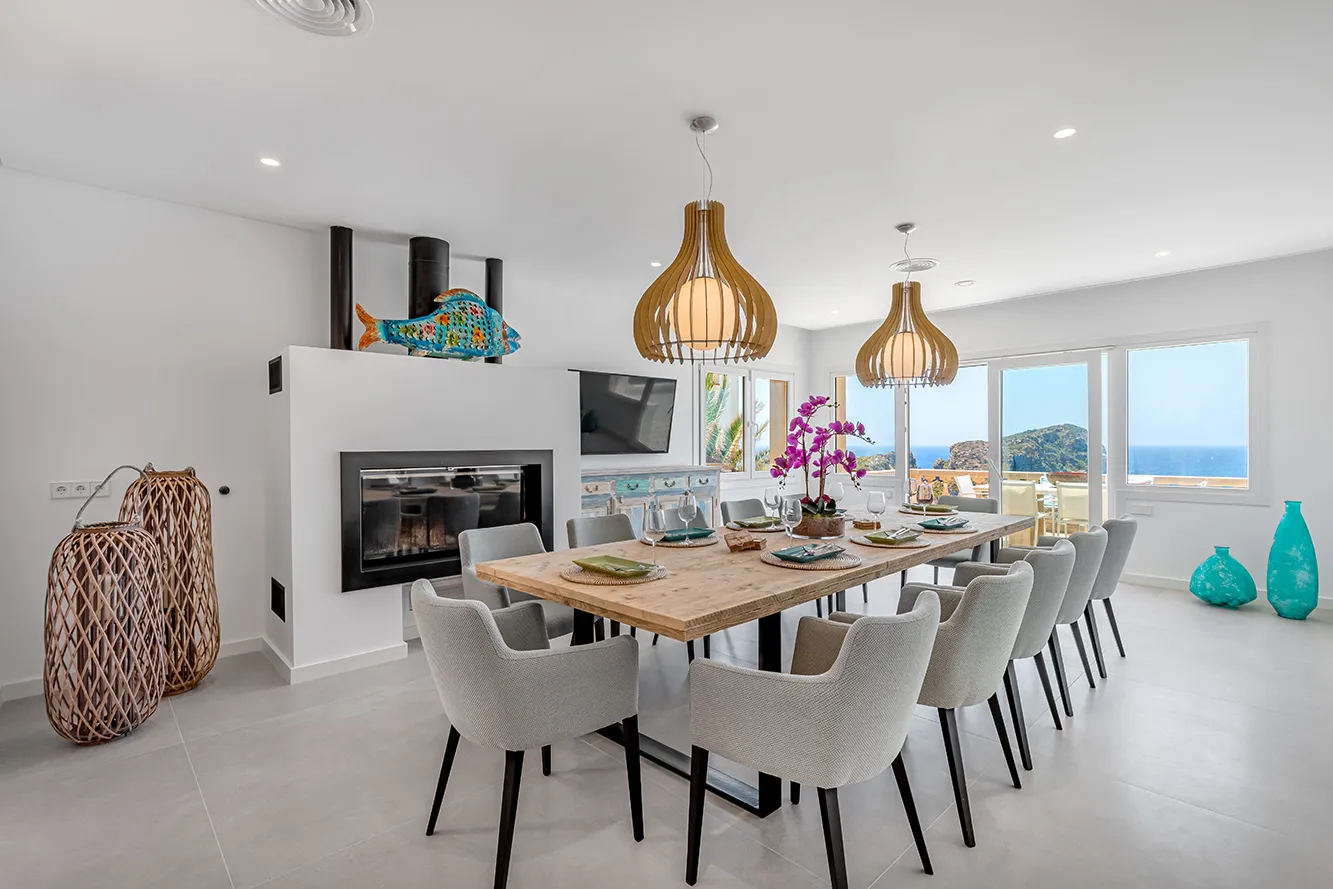 Spectaculair gelegen villa aan zee-9