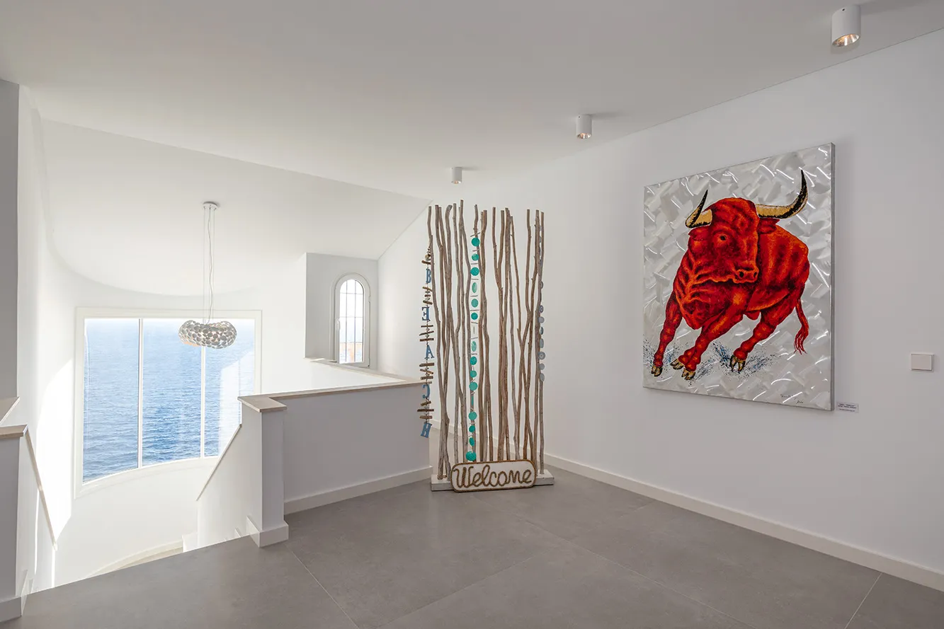 Spectaculair gelegen villa aan zee-3