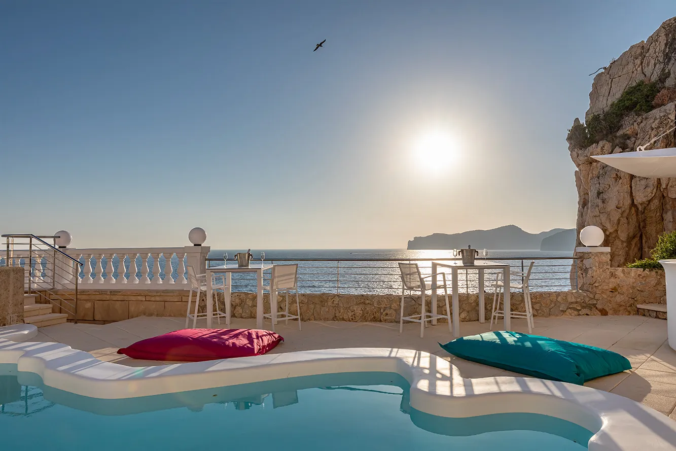 Spectacularly located seafront villa-2