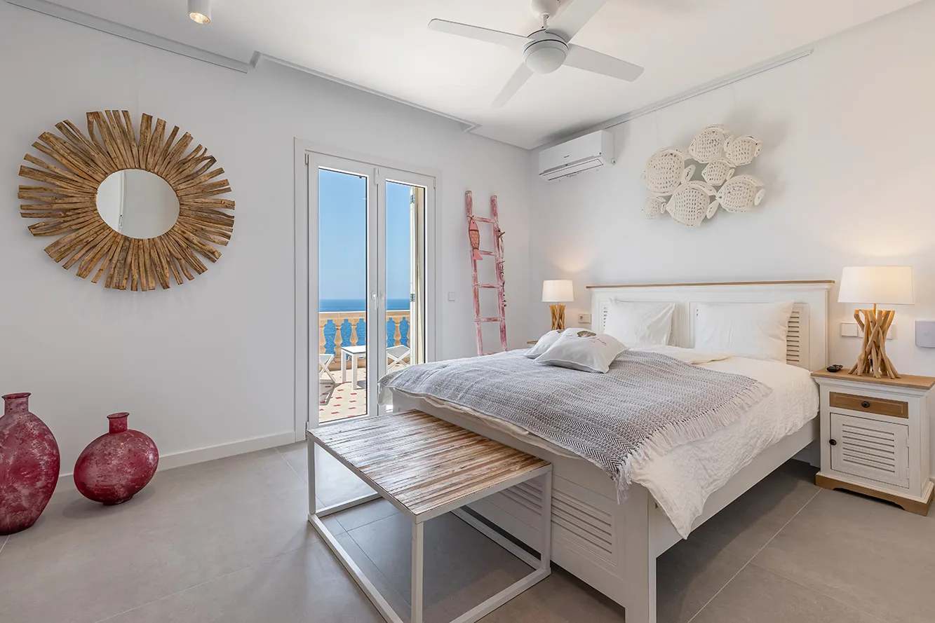 Spectacularly located seafront villa-4