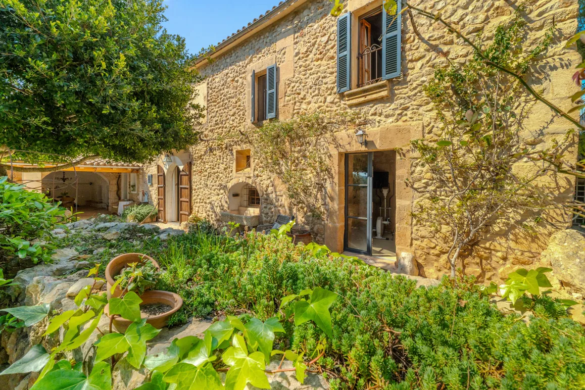 Historic natural stone finca, renovated with great attention to detail and offering breathtaking landscape views-2
