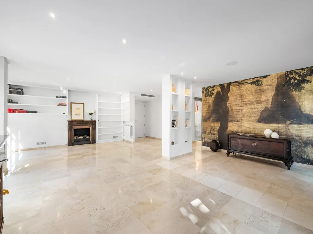 Elegant lejlighed med to parkeringspladser nær katedralen-12