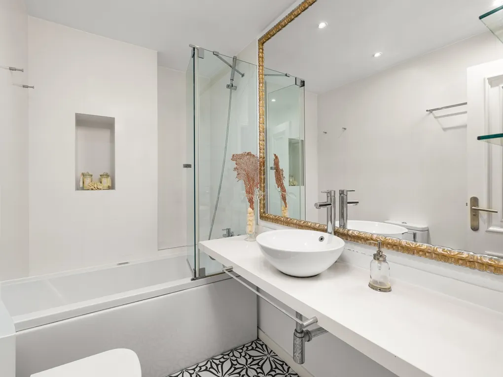 Elegant appartement met twee parkeerplaatsen vlakbij de kathedraal-9