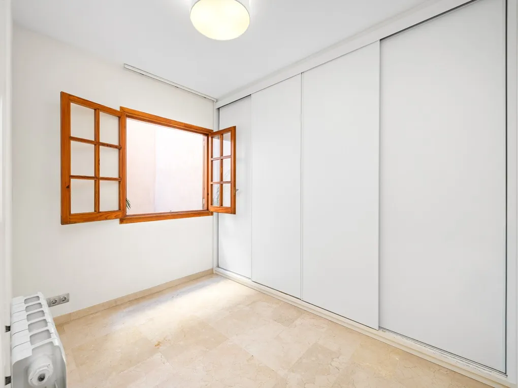 Elegant lejlighed med to parkeringspladser nær katedralen-5