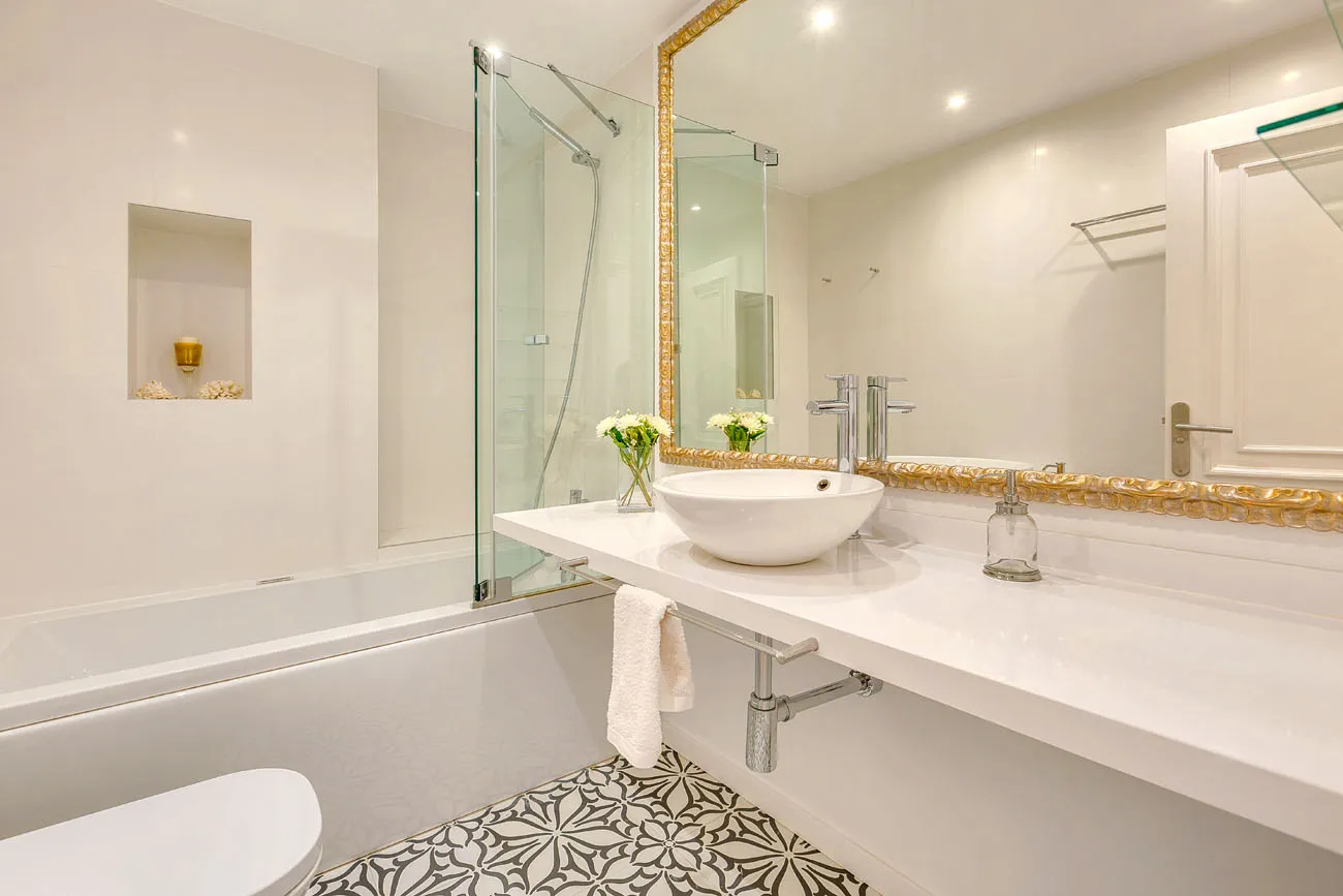 Elegant apartment with two parking spaces near the cathedral-7