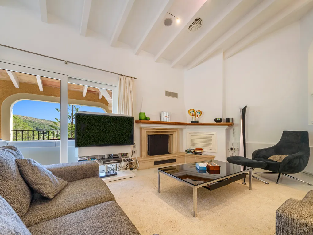 Luxurious and spacious family home-5