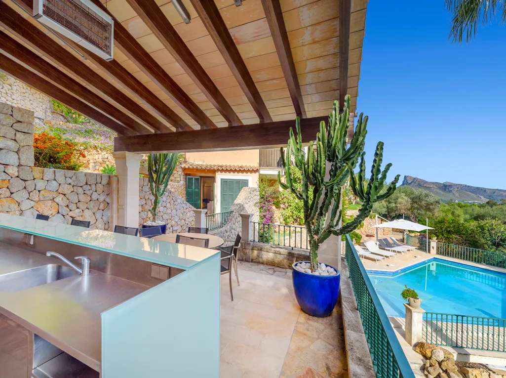 Luxurious and spacious family home-23