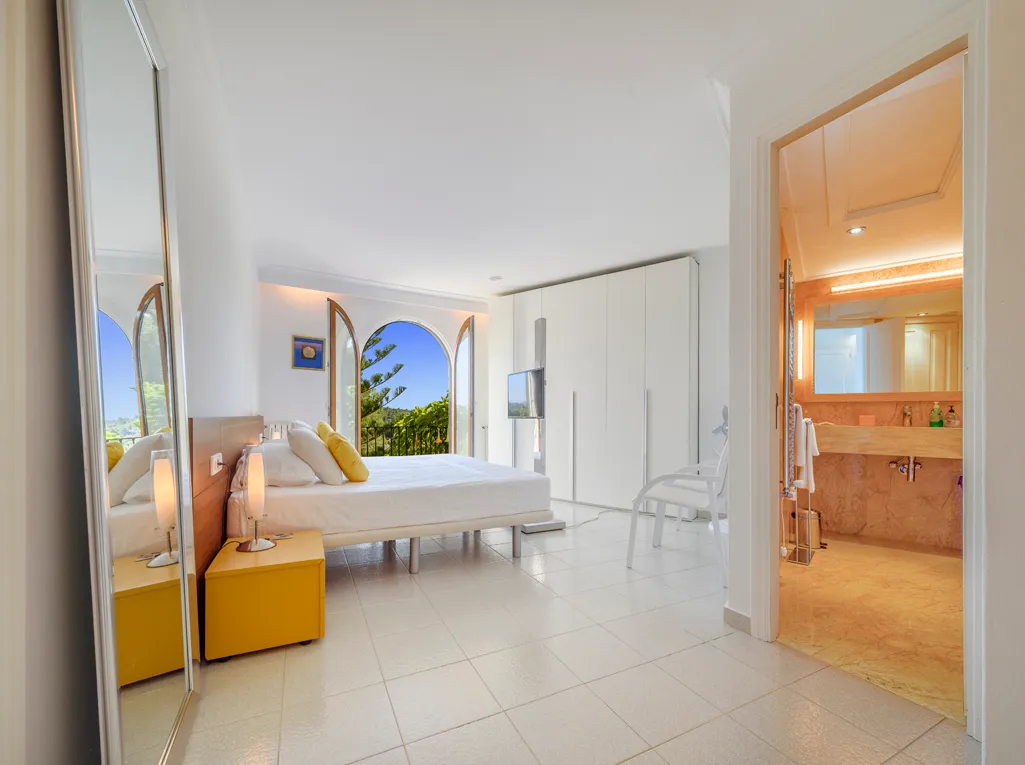 Luxurious and spacious family home-15