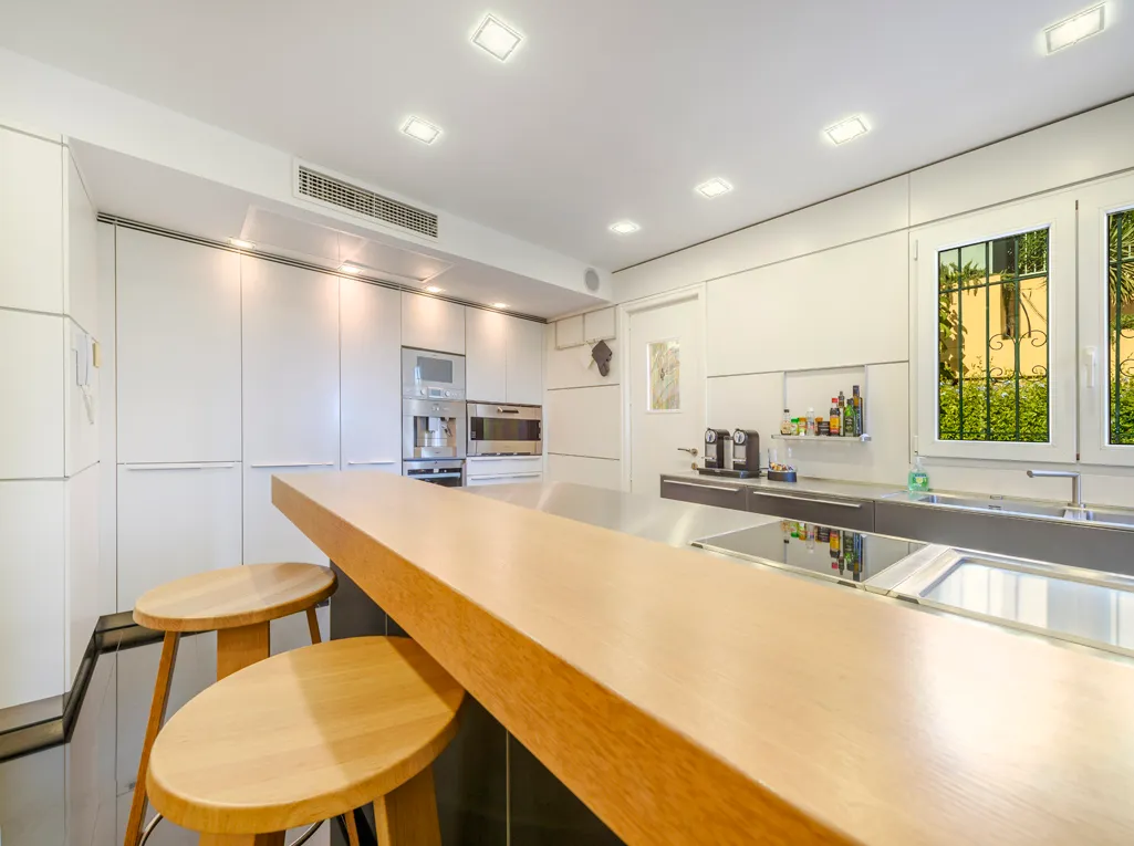 Luxurious and spacious family home-7