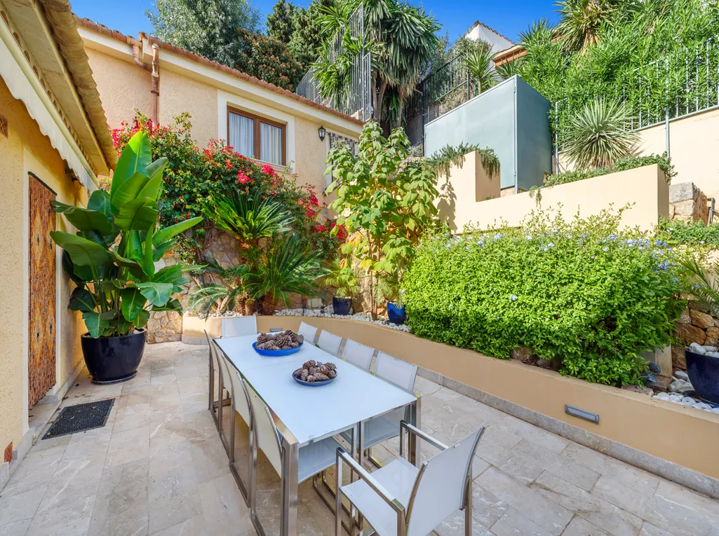 Luxurious and spacious family home-8