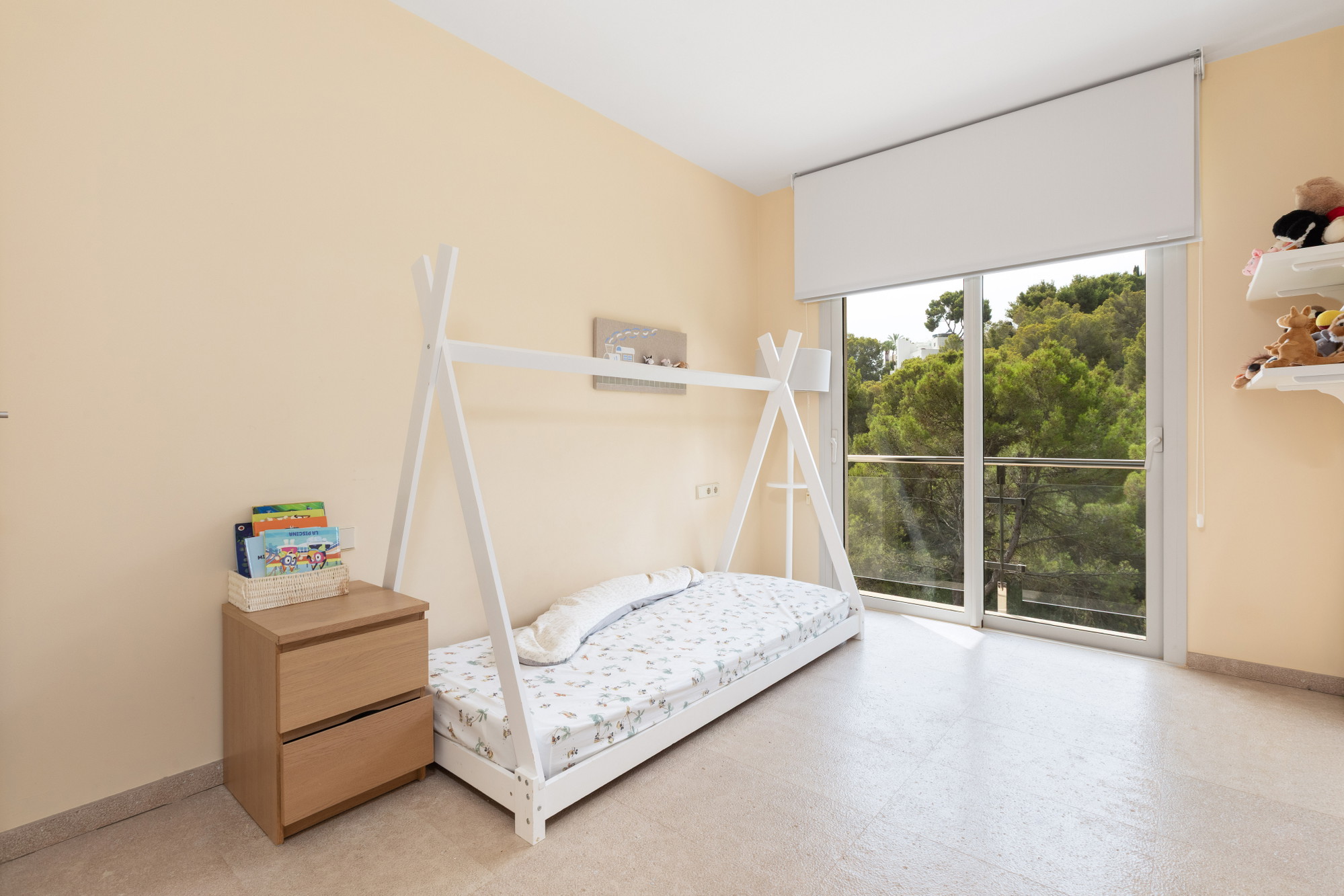 Light-Flooded, modern Apartment in an Exclusive Community in Cas Català-11