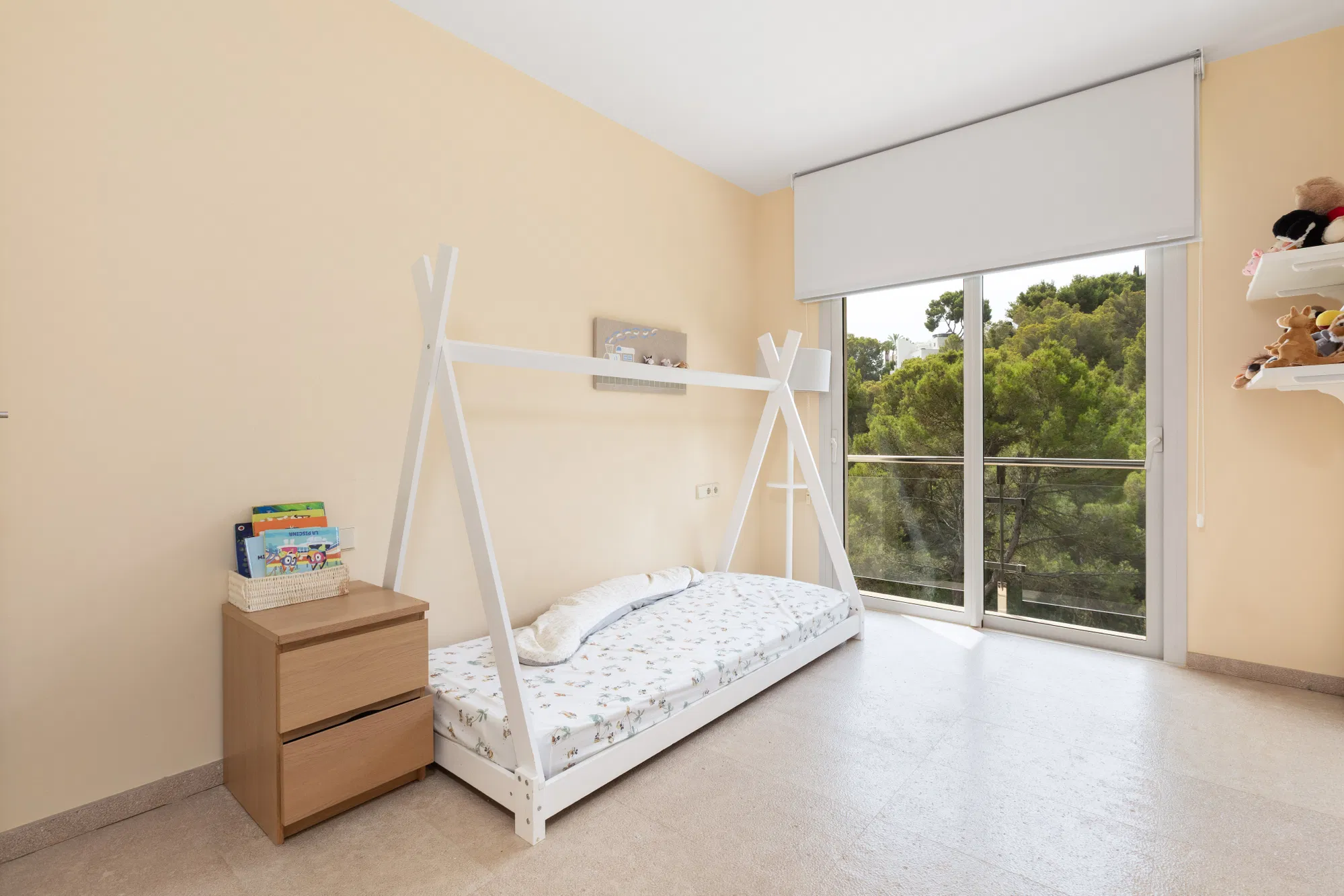 Light-Flooded, modern Apartment in an Exclusive Community in Cas Català-11