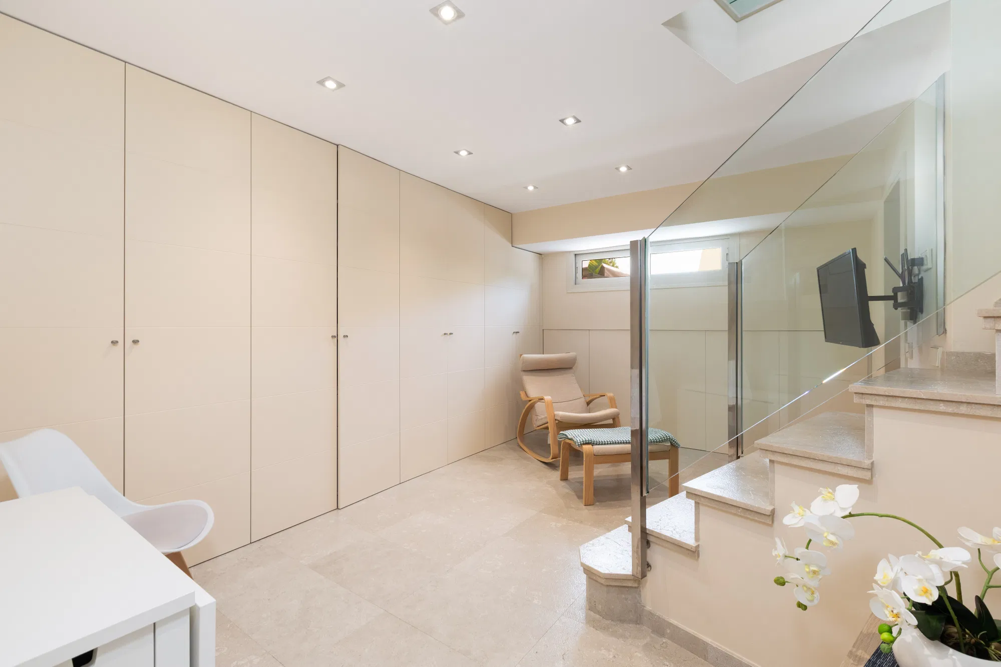 Light-Flooded, modern Apartment in an Exclusive Community in Cas Català-8