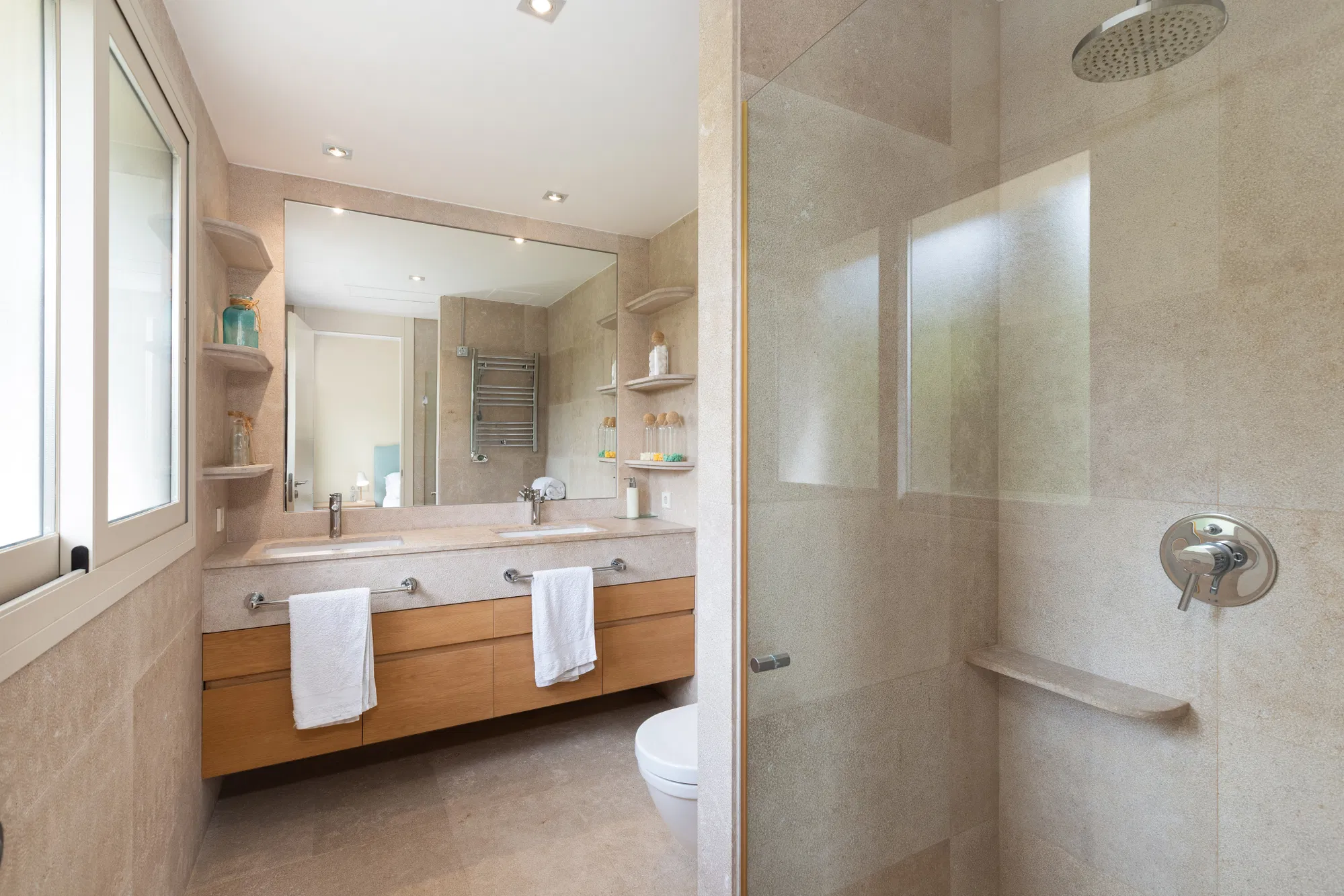 Light-Flooded, modern Apartment in an Exclusive Community in Cas Català-10