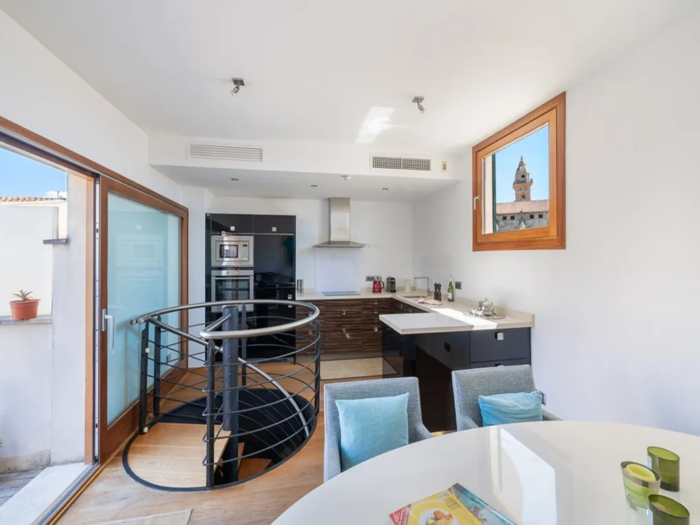 Penthouse in het hart van Palma met prachtige terrassen, lift & garage-10