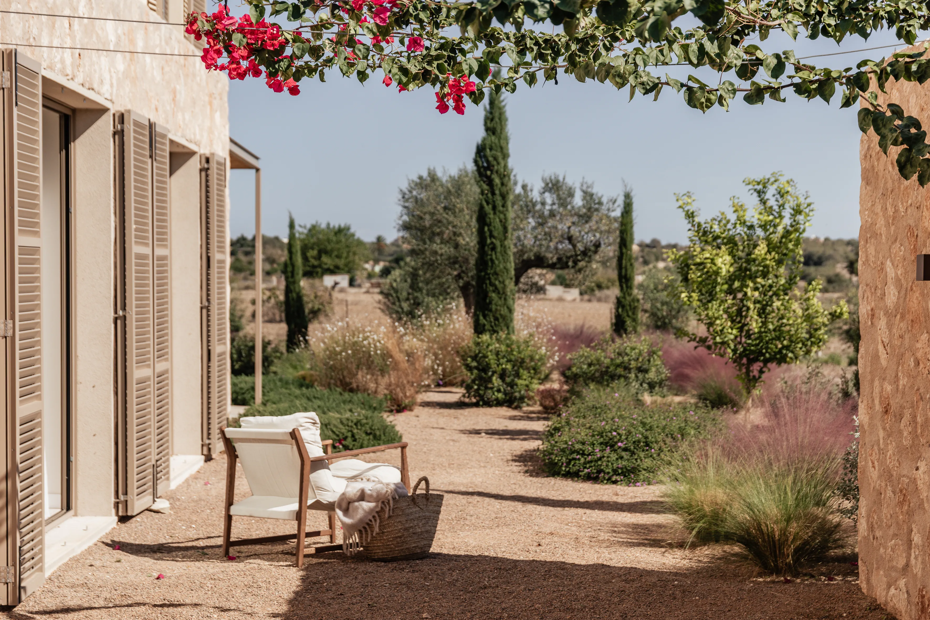 Mediterrane levensstijl ontmoet moderne elegantie - een droomachtige finca op een rustige locatie in Maria de la Salut.-2