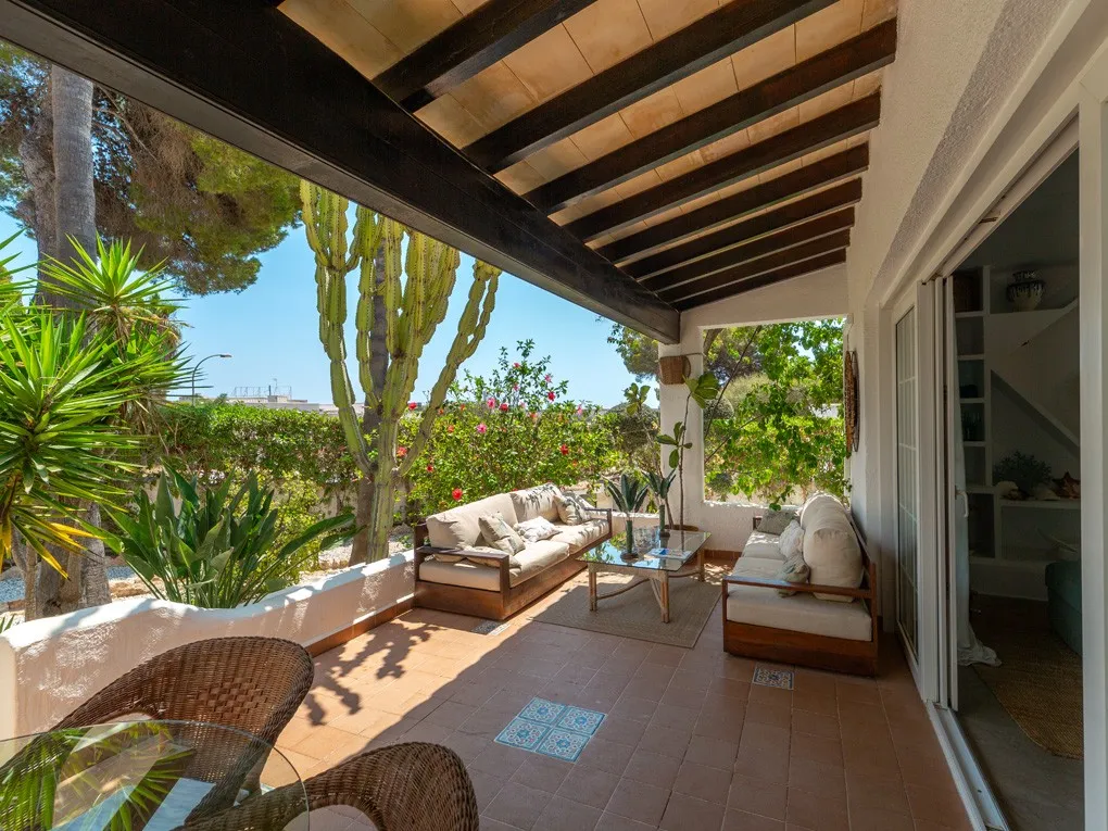 En families drømmehus nær stranden med privat pool-1