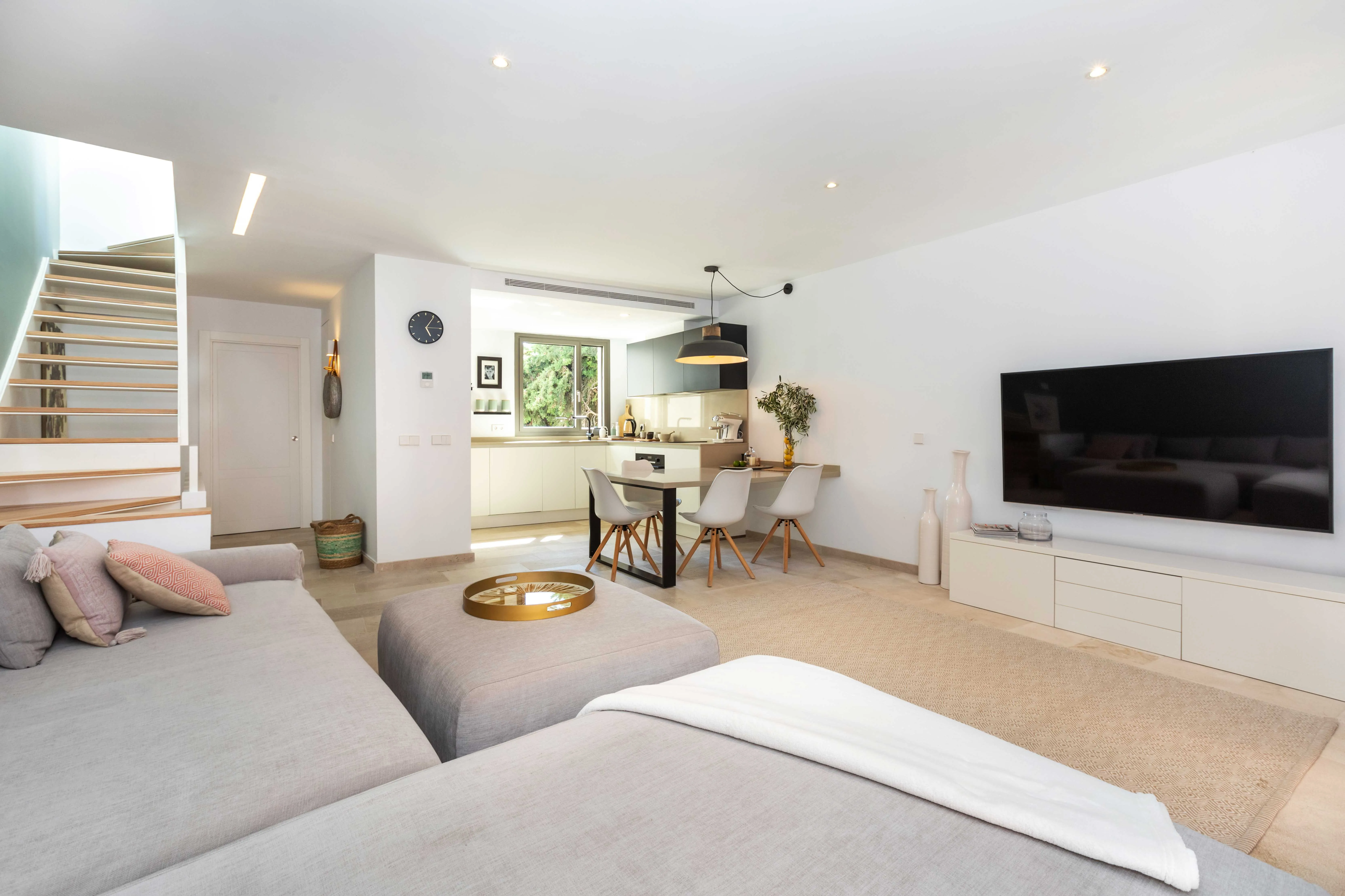 Modern newly built townhouse available in summer-4
