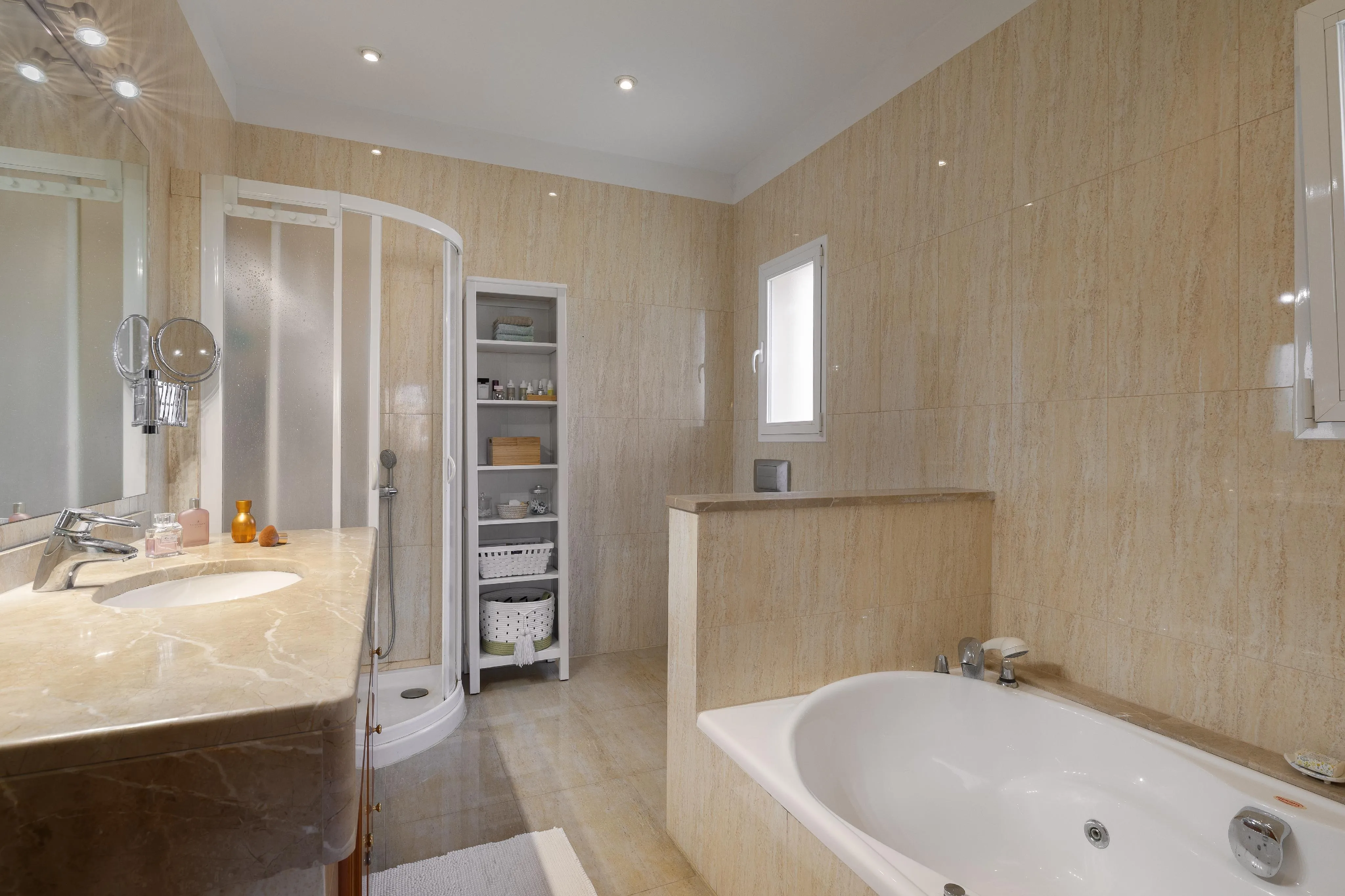 Comfortable family home in a quiet area-16