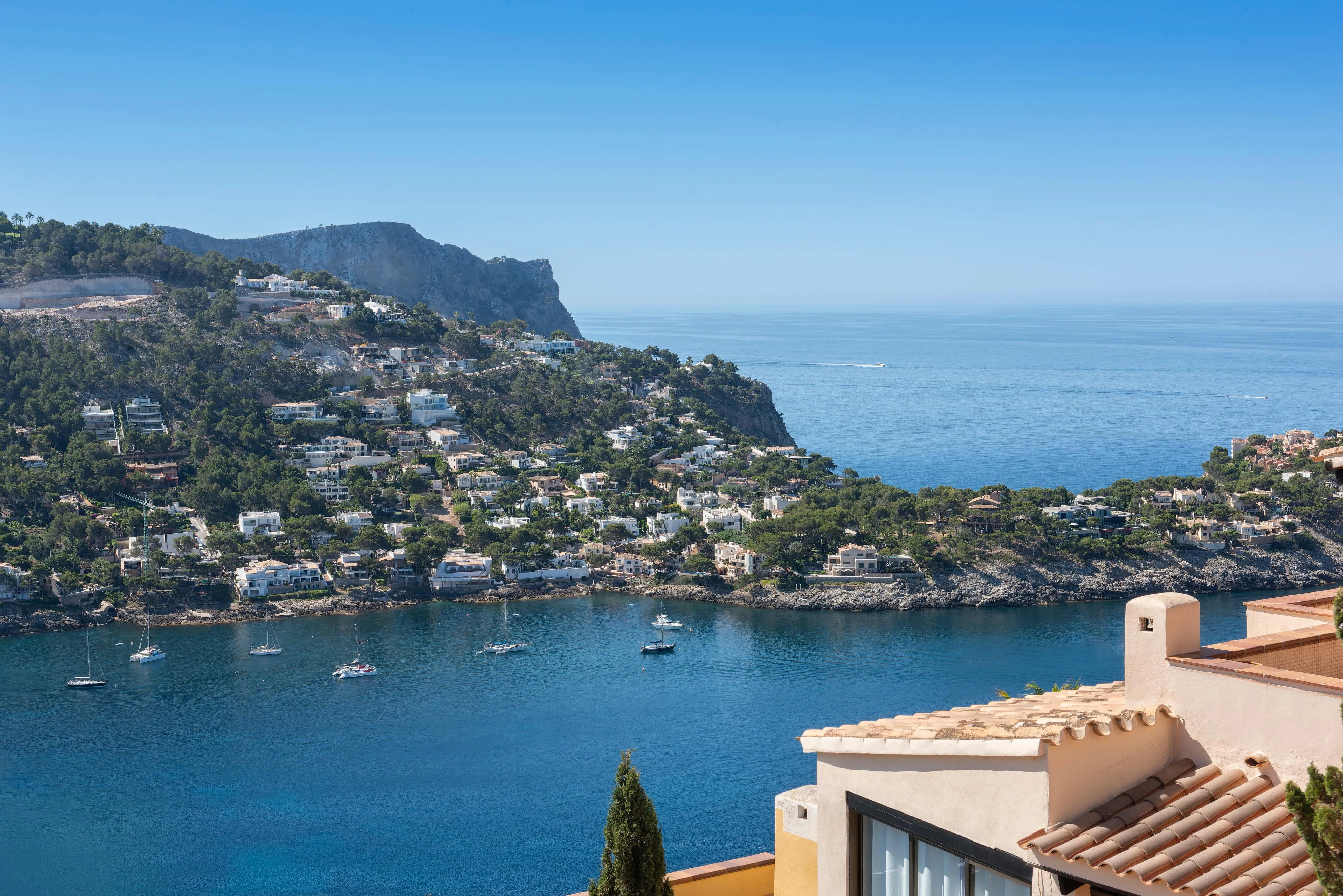 Mediterranean penthouse with harbour views-6