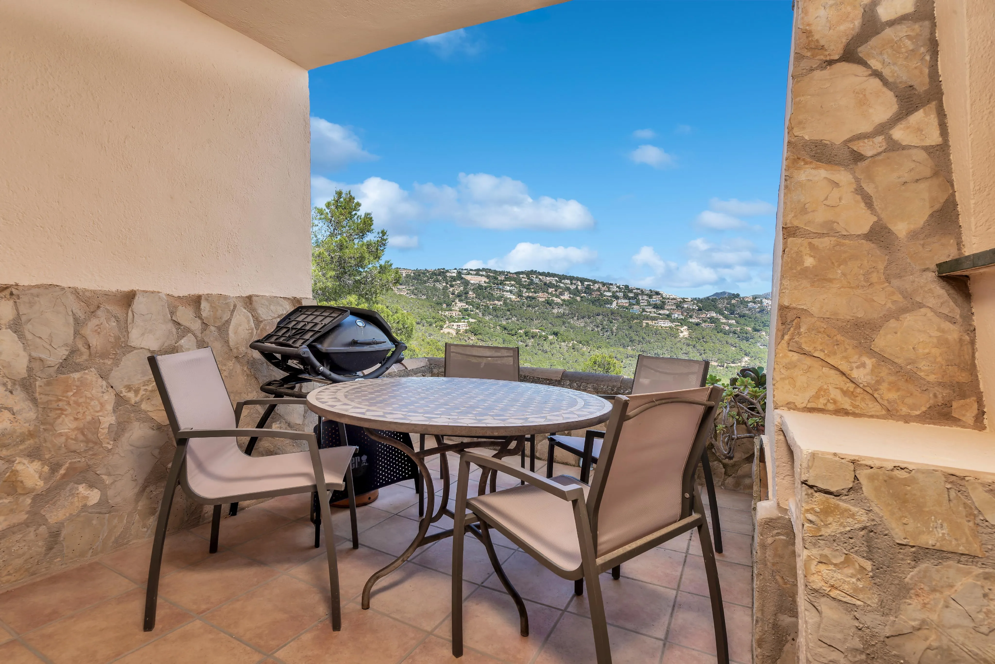 Śródziemnomorski penthouse z widokiem na port-12