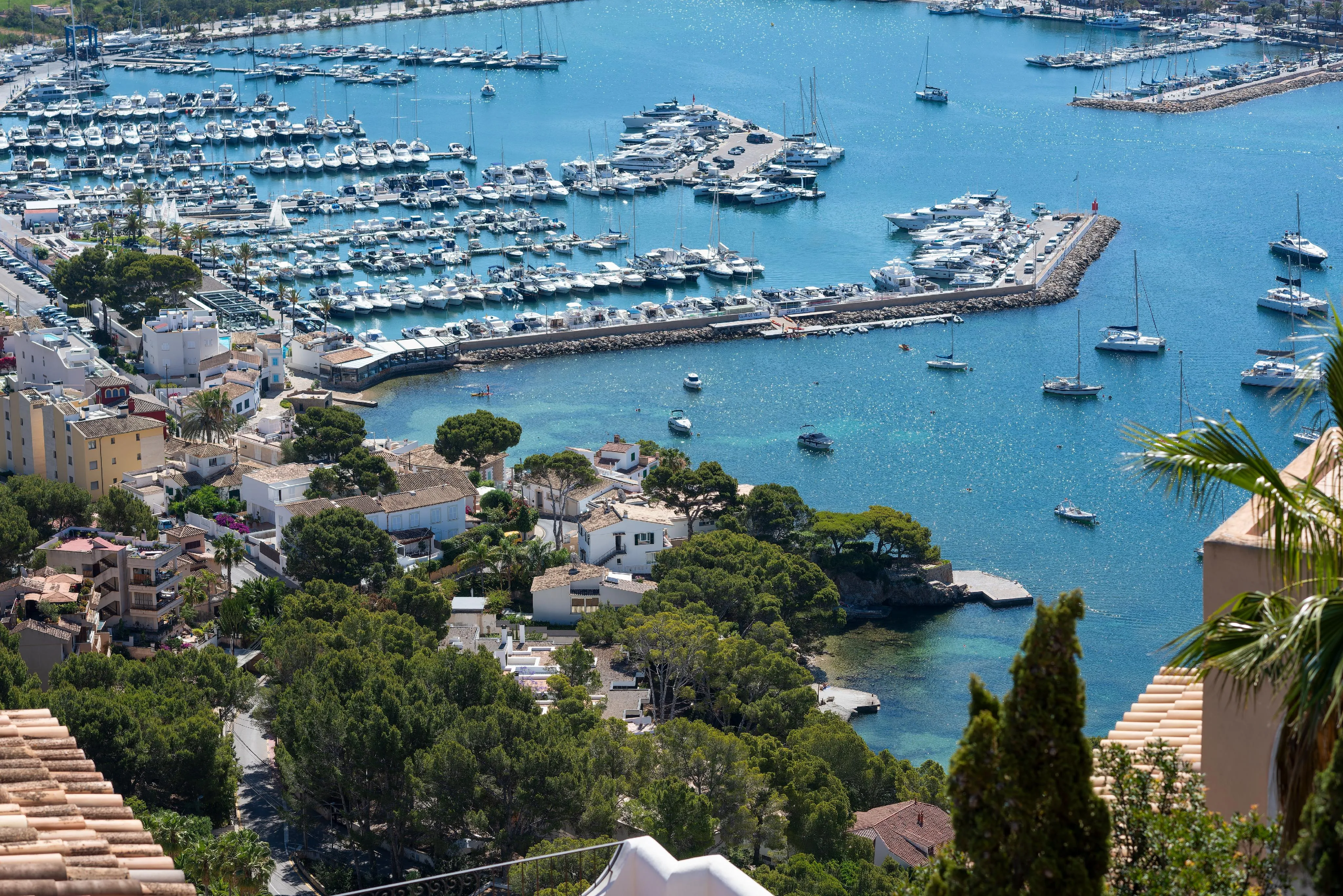 Mediterranean penthouse with harbour views-27