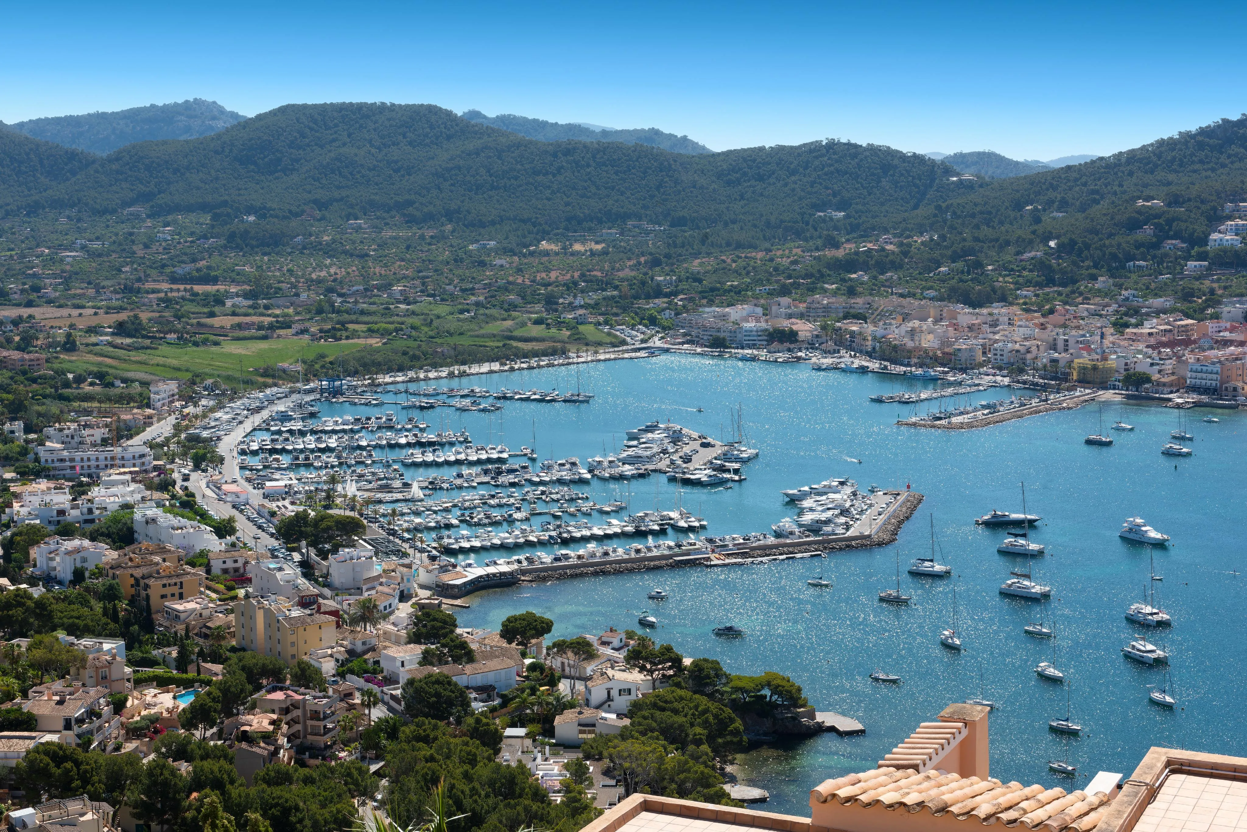 Śródziemnomorski penthouse z widokiem na port-7