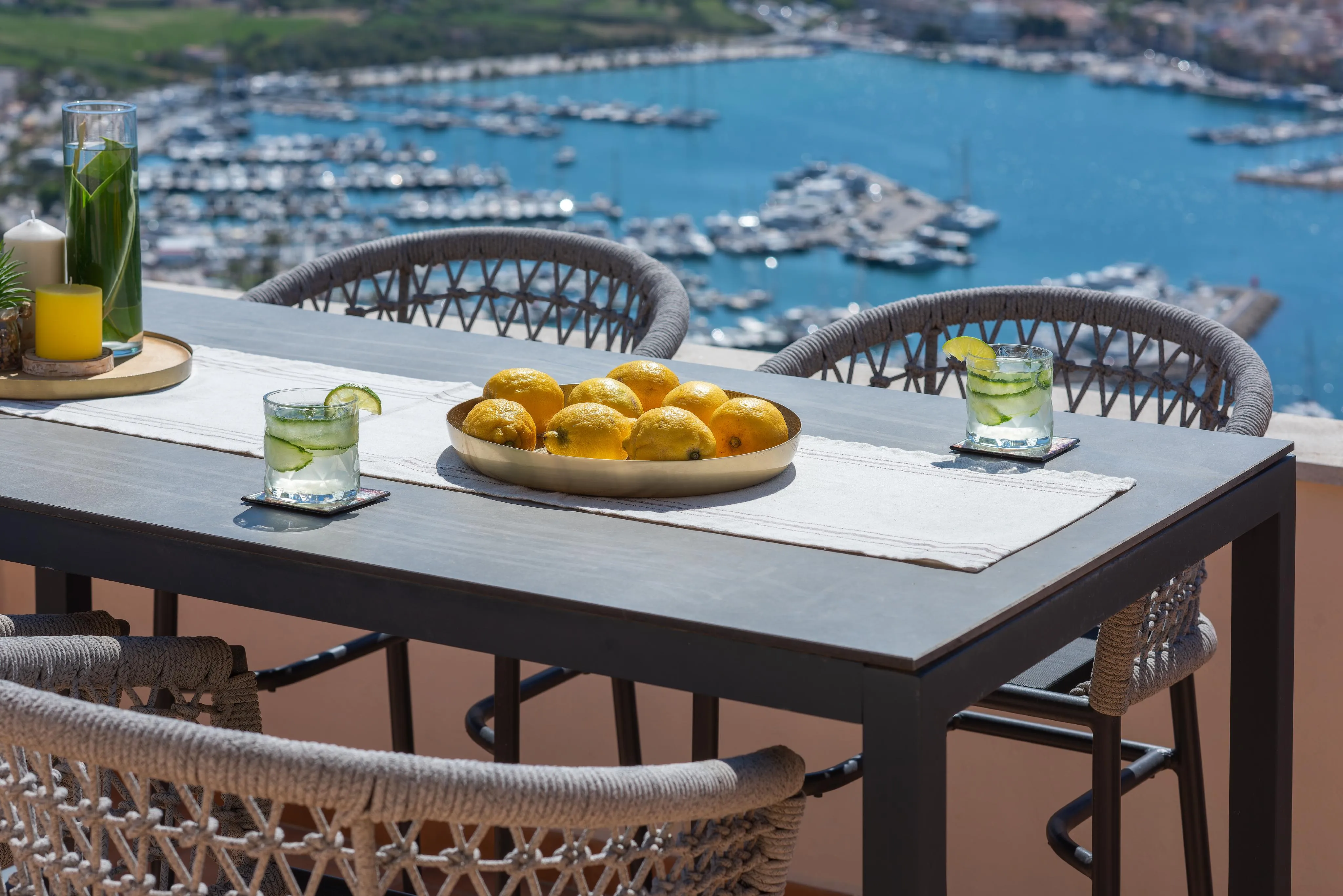 Śródziemnomorski penthouse z widokiem na port-15