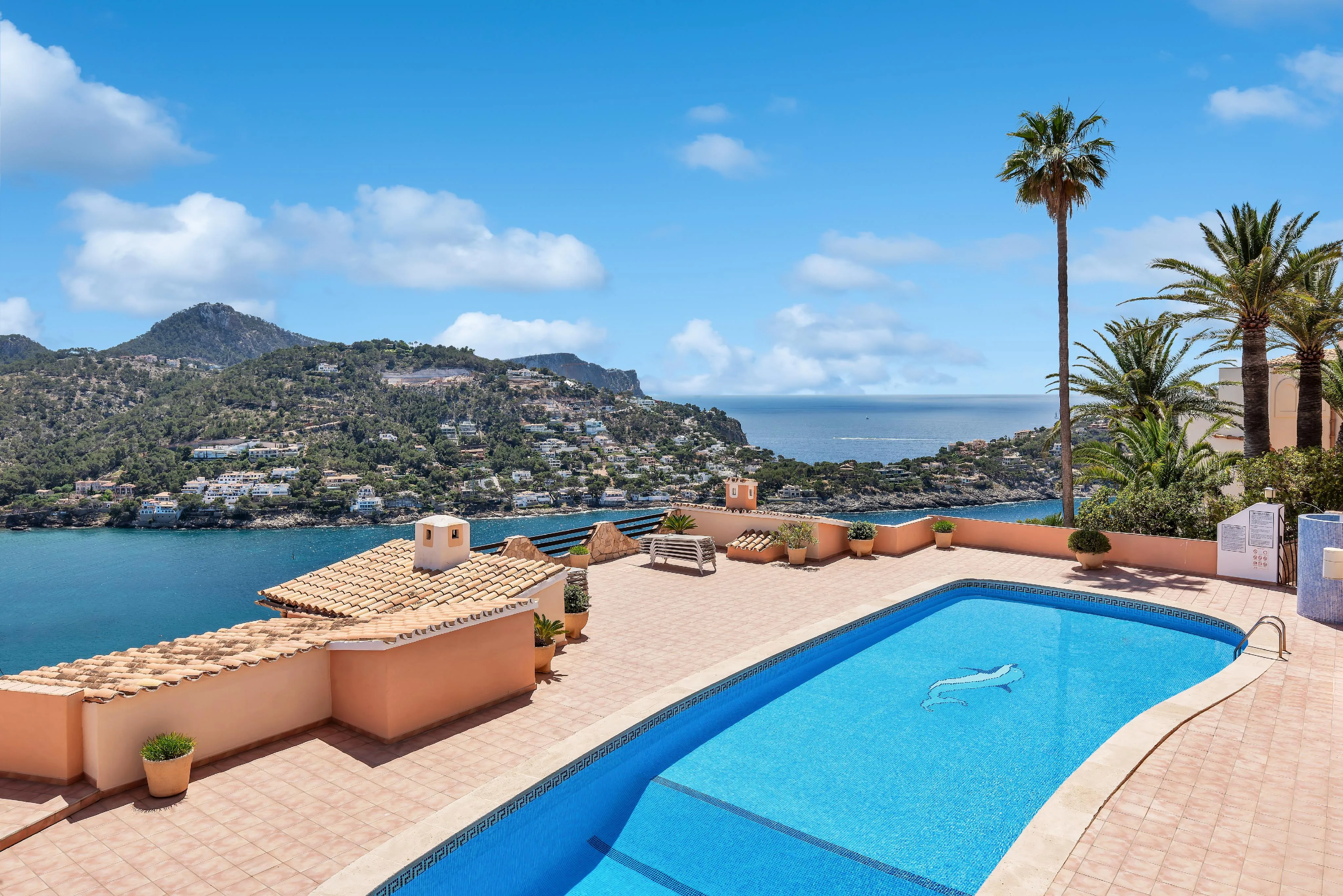 Śródziemnomorski penthouse z widokiem na port-1