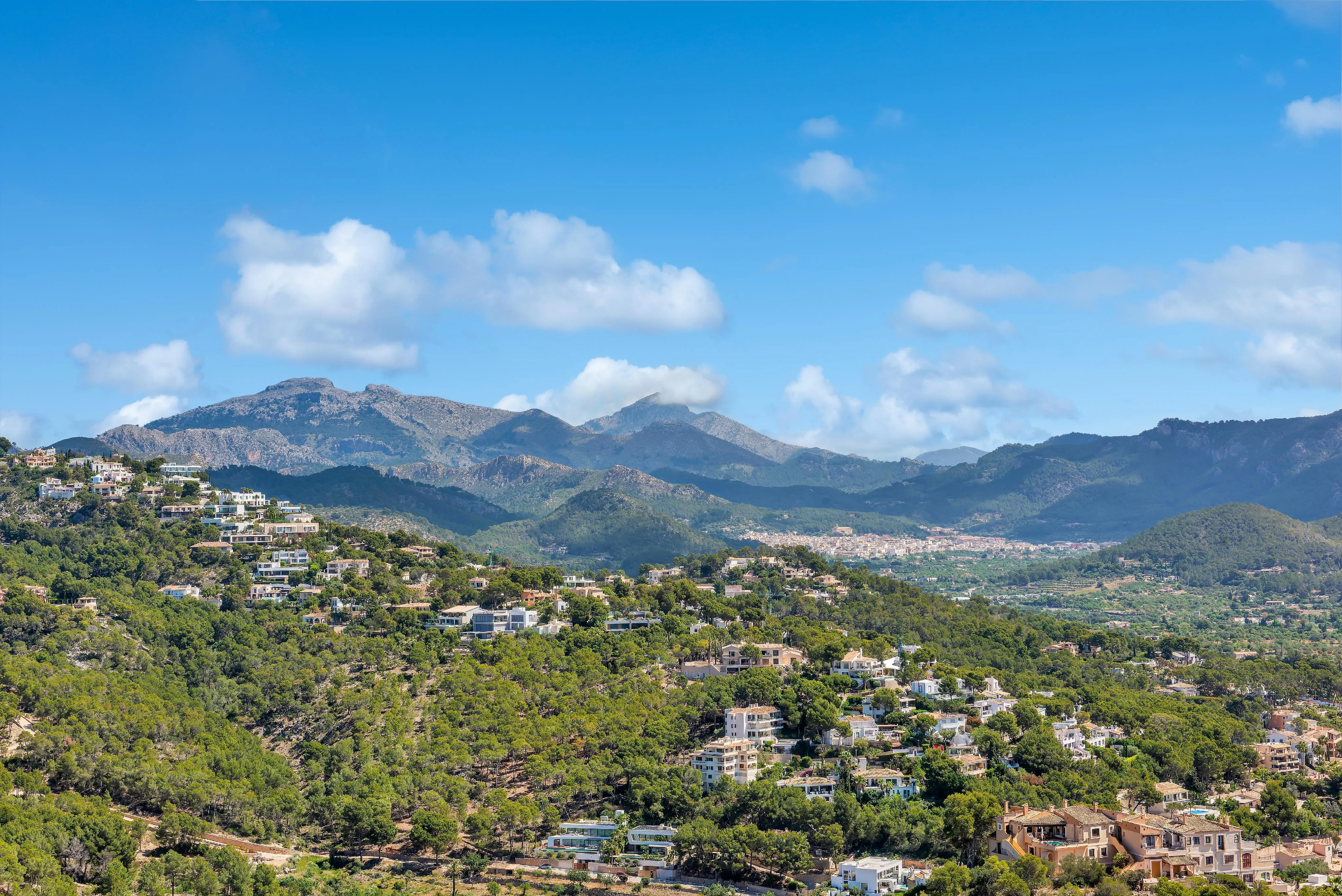 Mediterranean penthouse with harbour views-16