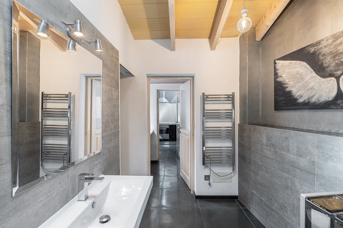 Stylish penthouse with spacious terraces in the heart of the Old Town-15
