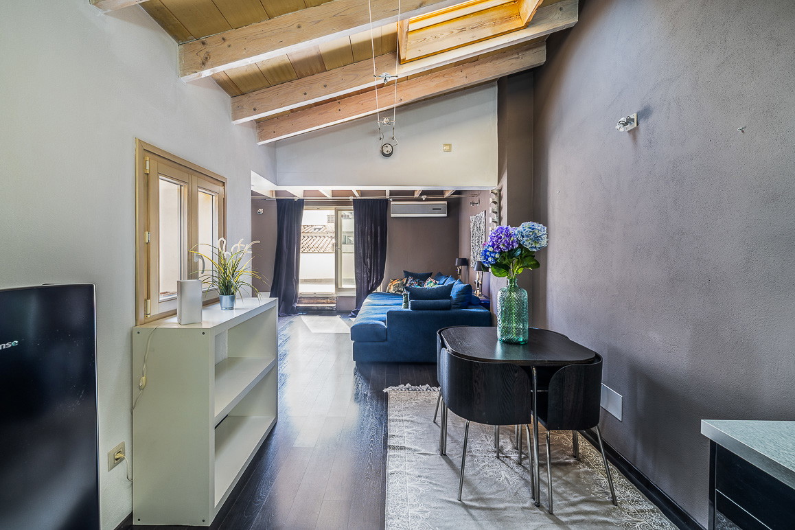 Stylish penthouse with spacious terraces in the heart of the Old Town-10
