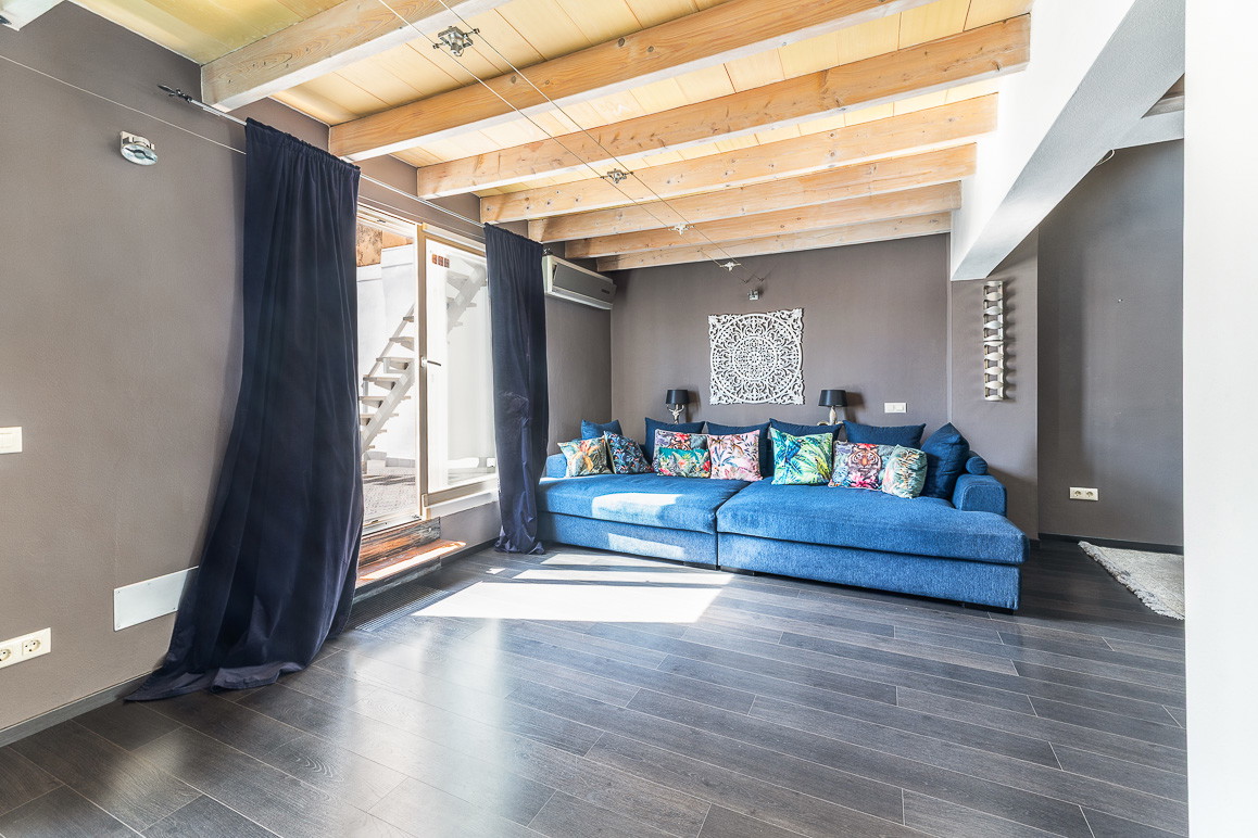 Stylish penthouse with spacious terraces in the heart of the Old Town-2