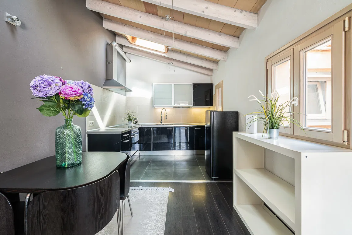 Stylish penthouse with spacious terraces in the heart of the Old Town-11