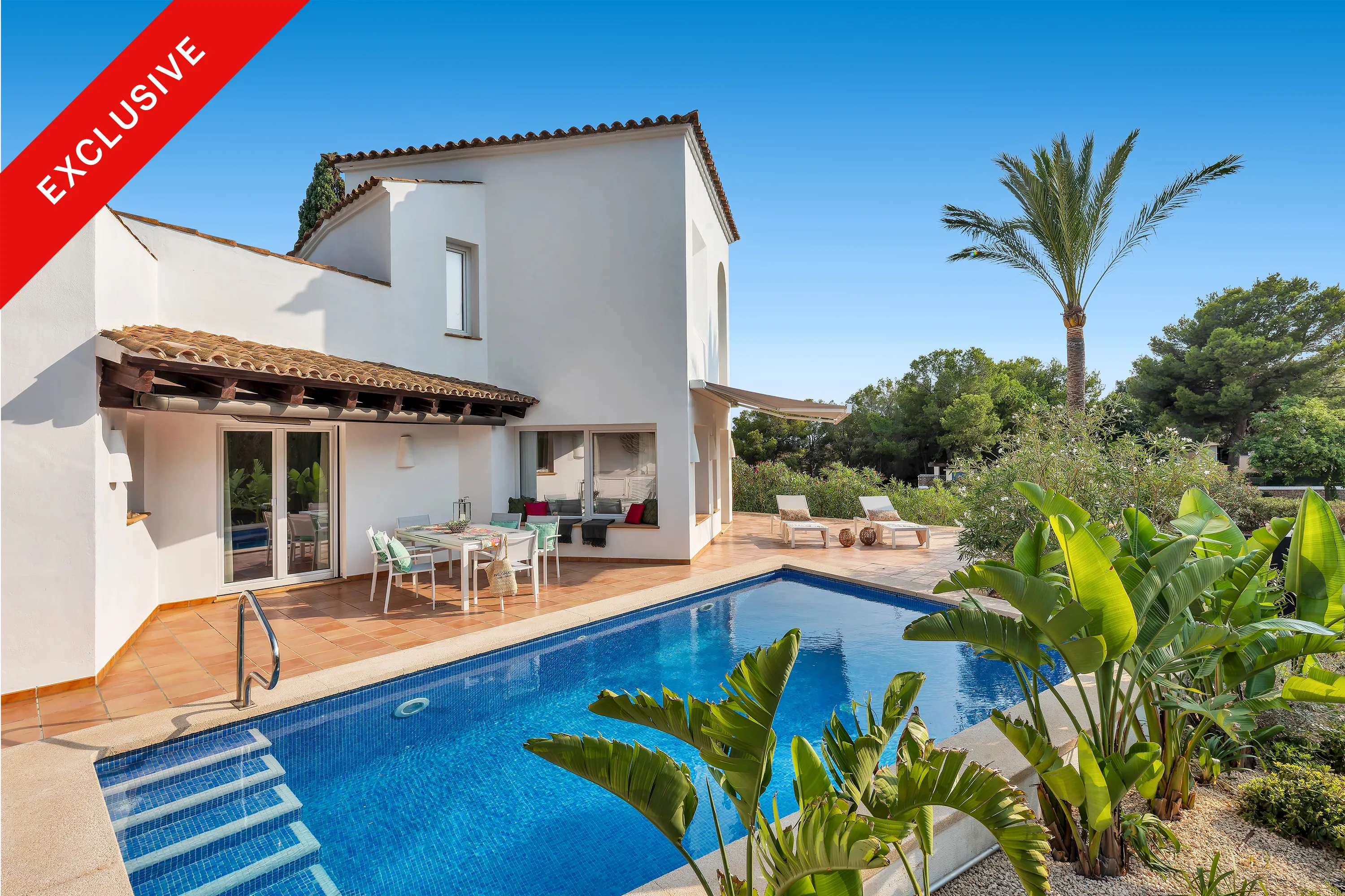 Villa mediterránea con casa de invitados-1
