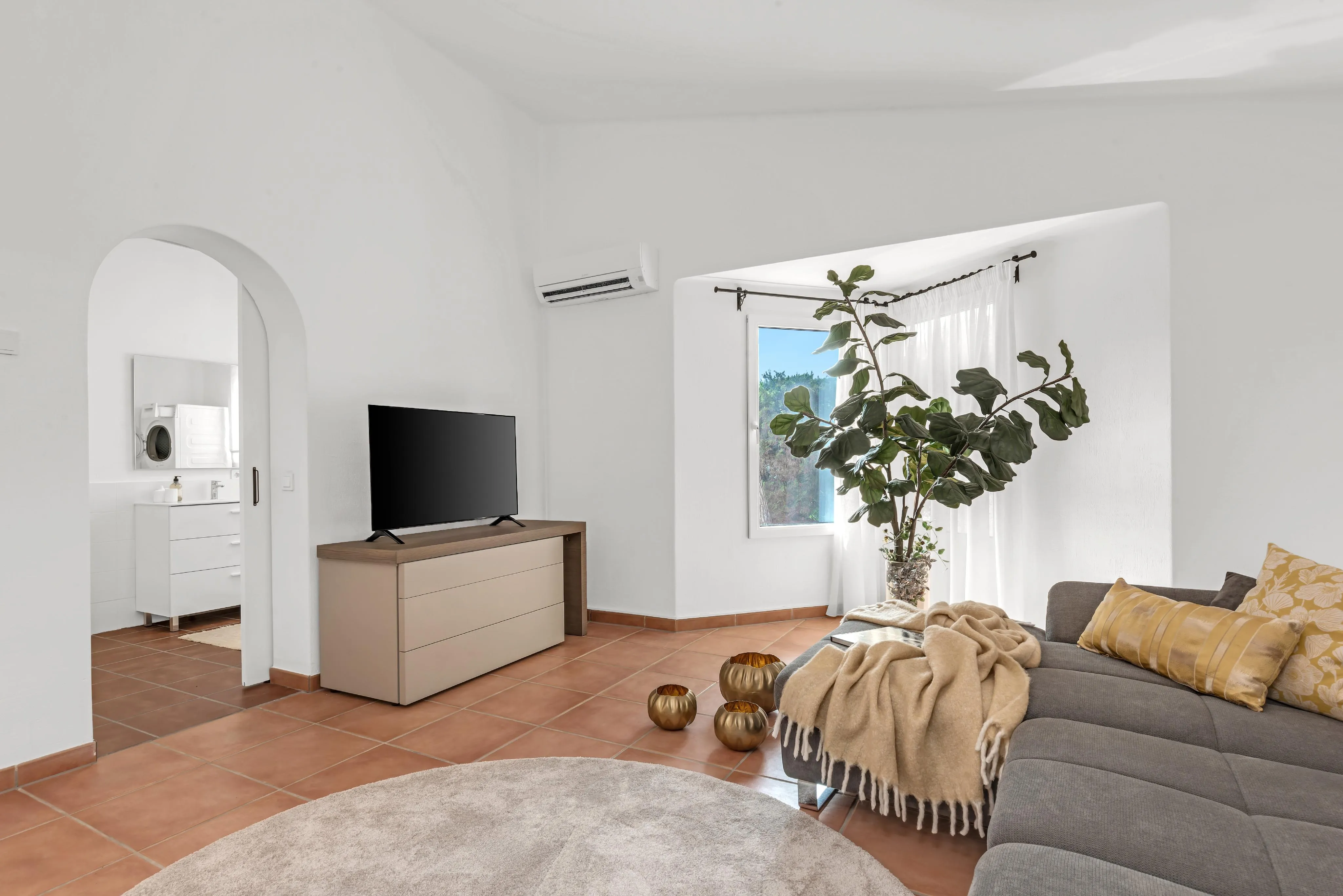 Mediterranean Villa with Guest House-12