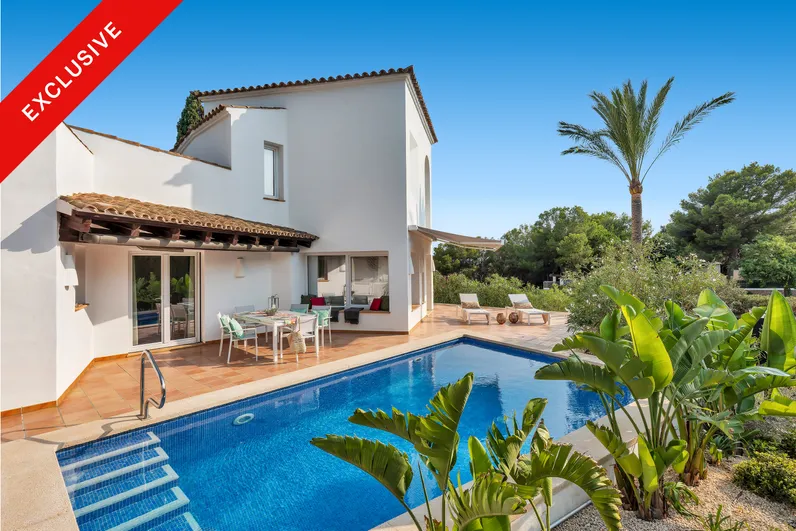 Villa mediterránea con casa de invitados