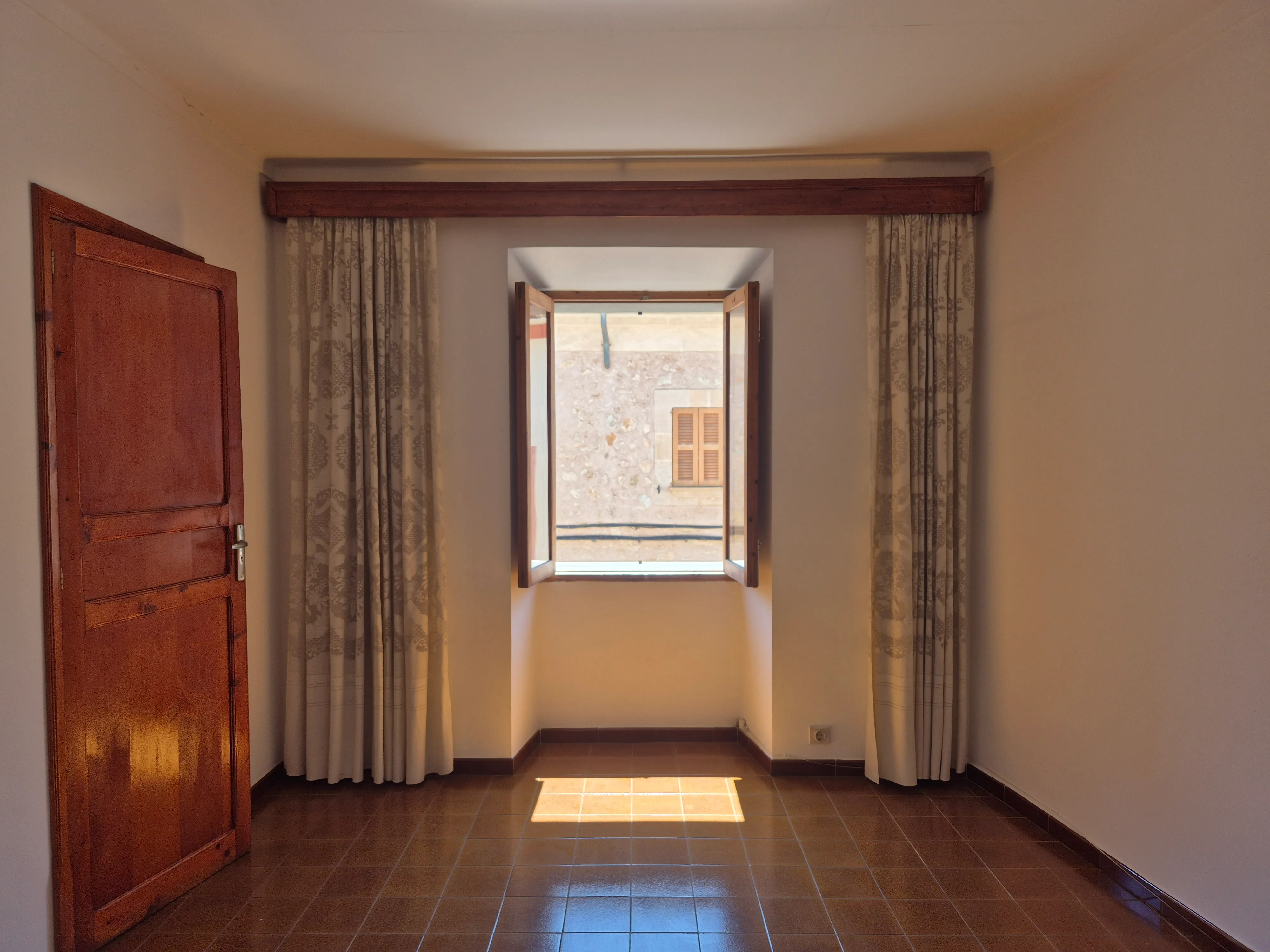 Àmplia casa de poble amb pati interior a Sencelles-7