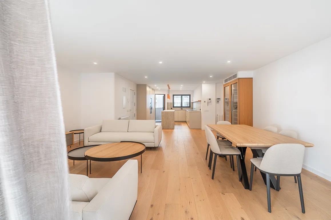 Apartament modern i renovat, moblat amb equipament d'alta qualitat-3