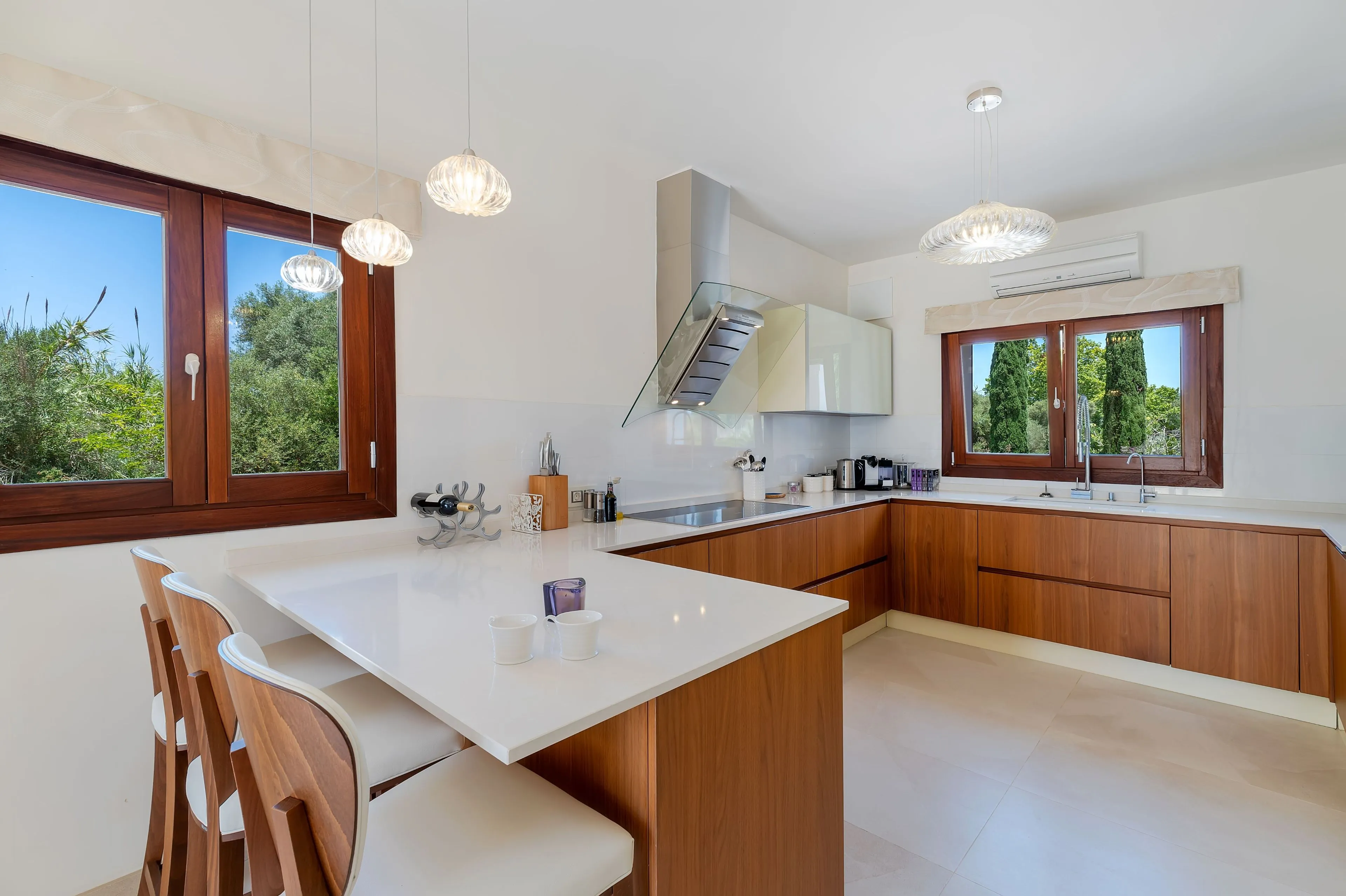 Elegante finca de 6 dormitorios con casa de invitados, piscina y vistas a la montaña en Pollensa-9