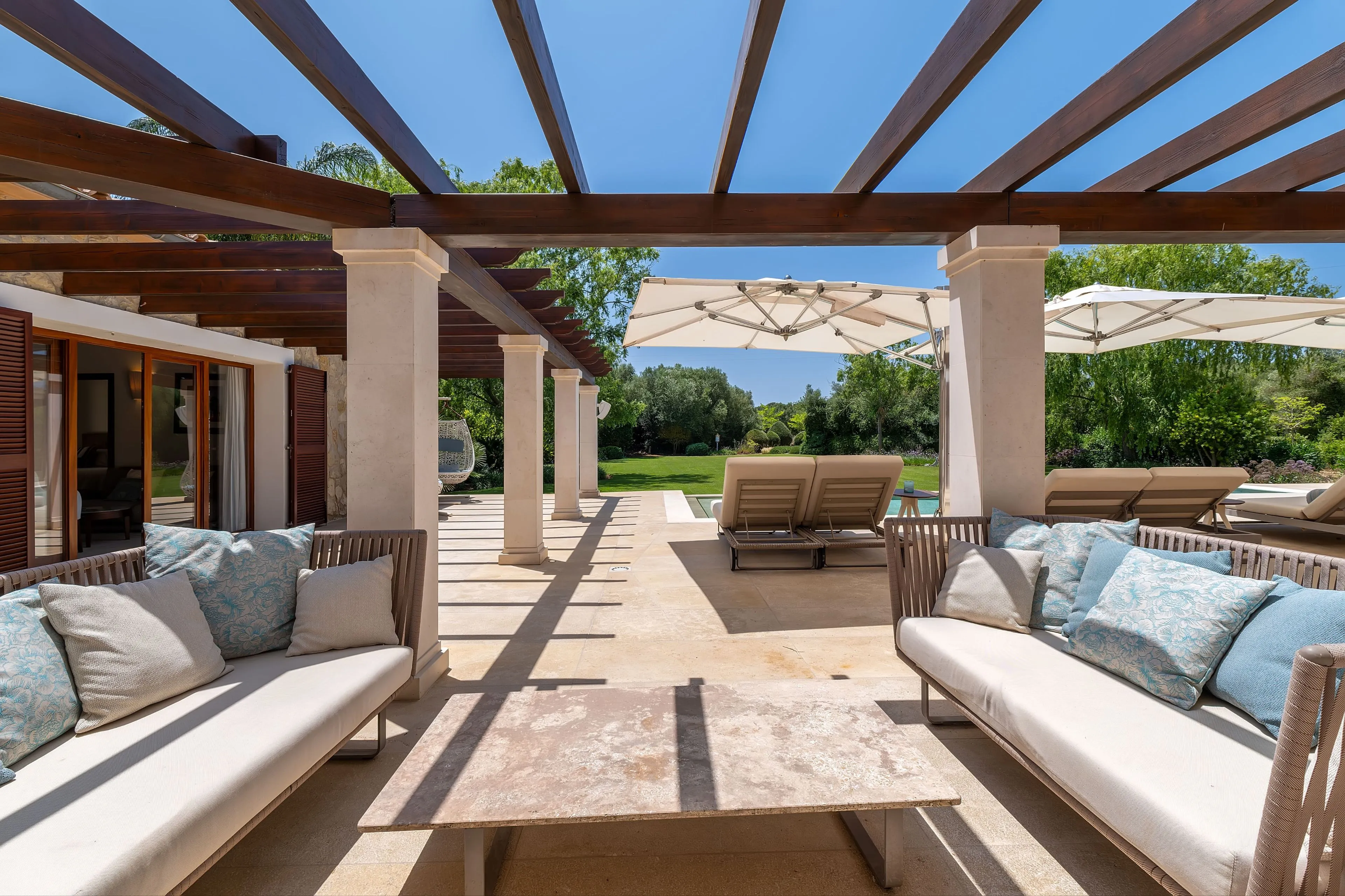 Elegante finca de 6 dormitorios con casa de invitados, piscina y vistas a la montaña en Pollensa-17