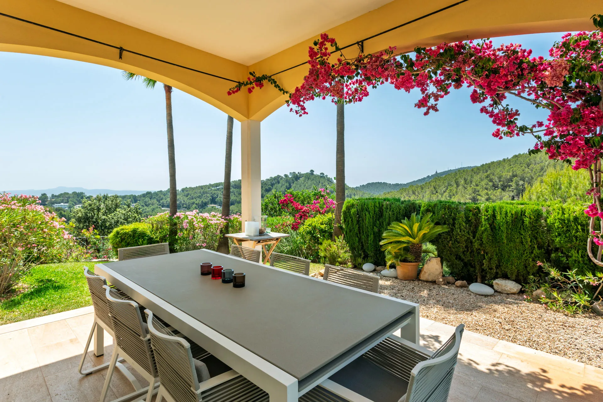 Großzügige Villa mit Ferienvermietungslizenz in exklusiver Lage von Son Vida-2